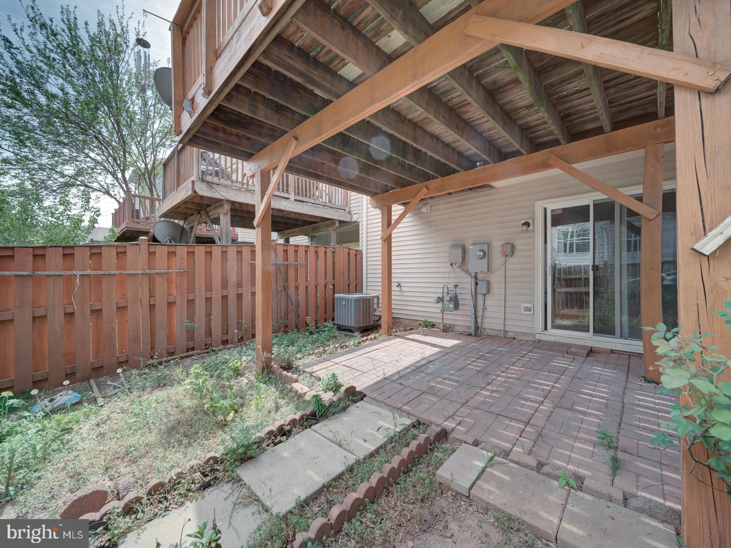 PARADISE - Residential Lease