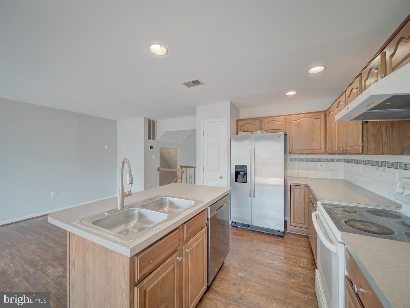 PARADISE - Residential Lease