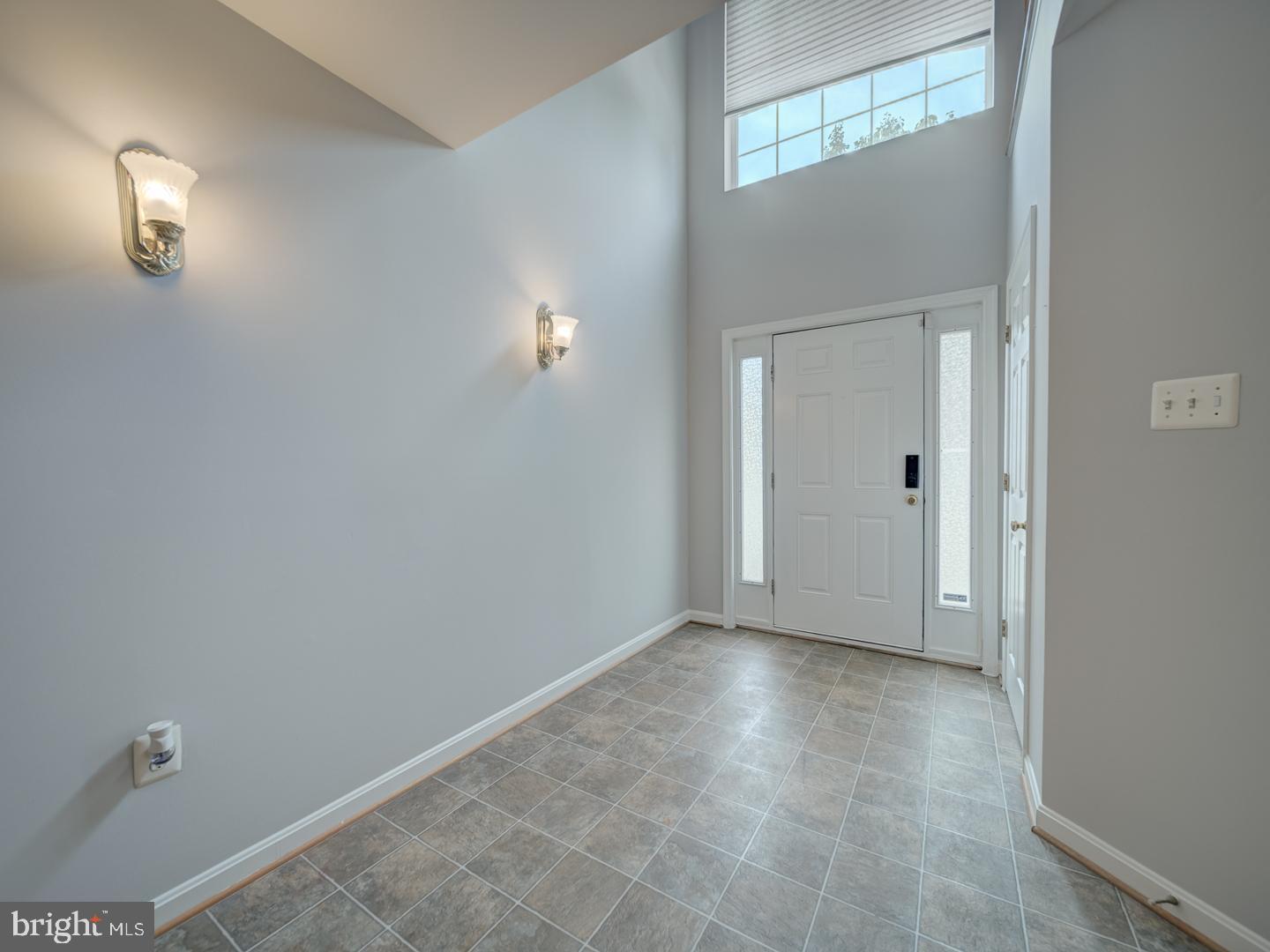 PARADISE - Residential Lease