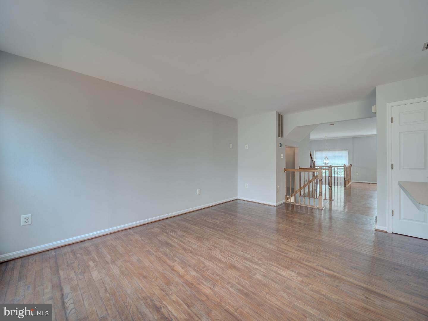 PARADISE - Residential Lease
