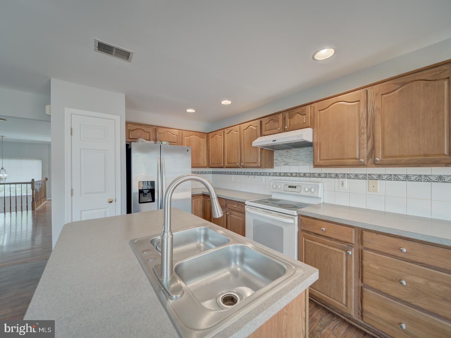 PARADISE - Residential Lease