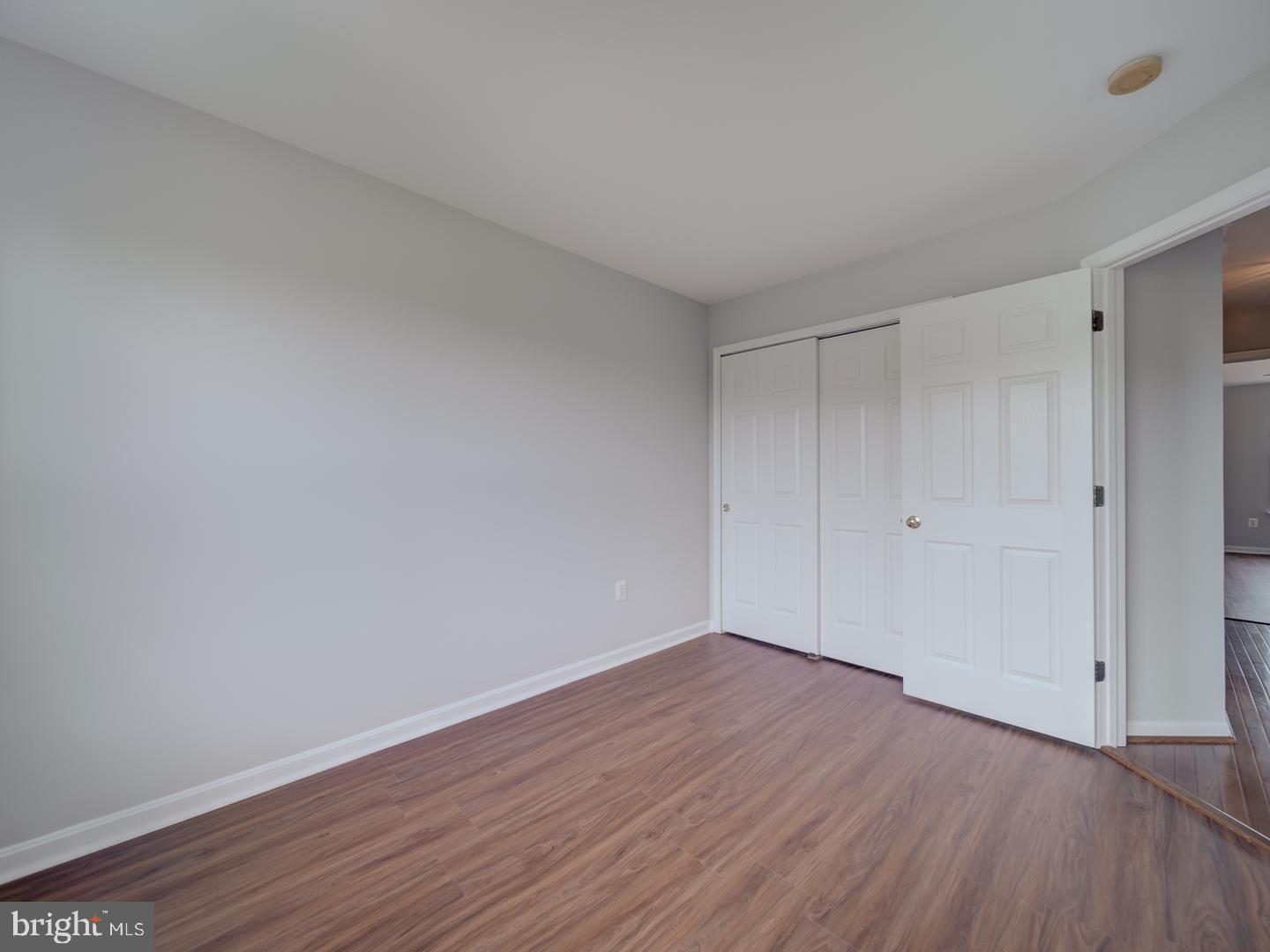 PARADISE - Residential Lease