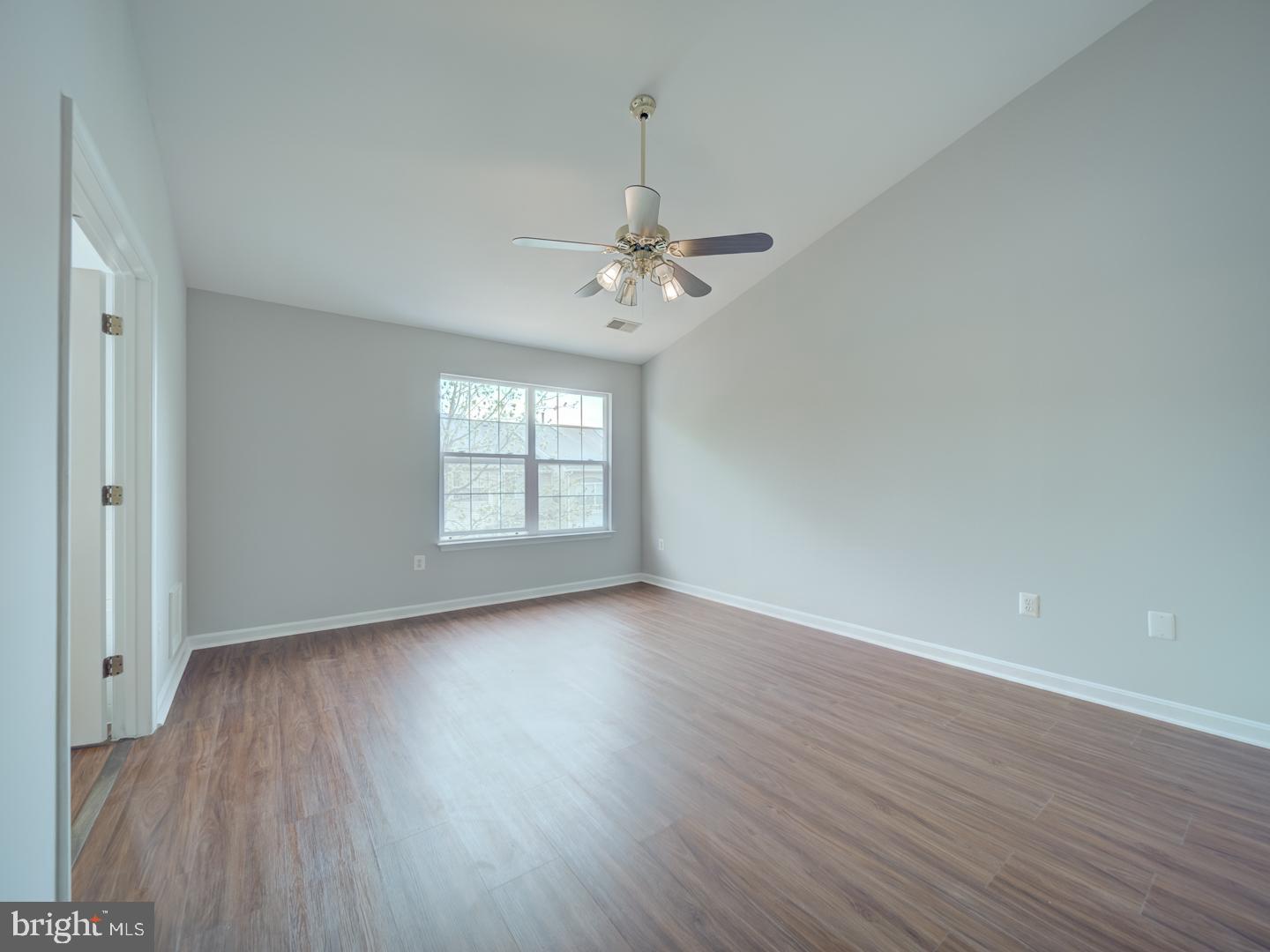 PARADISE - Residential Lease