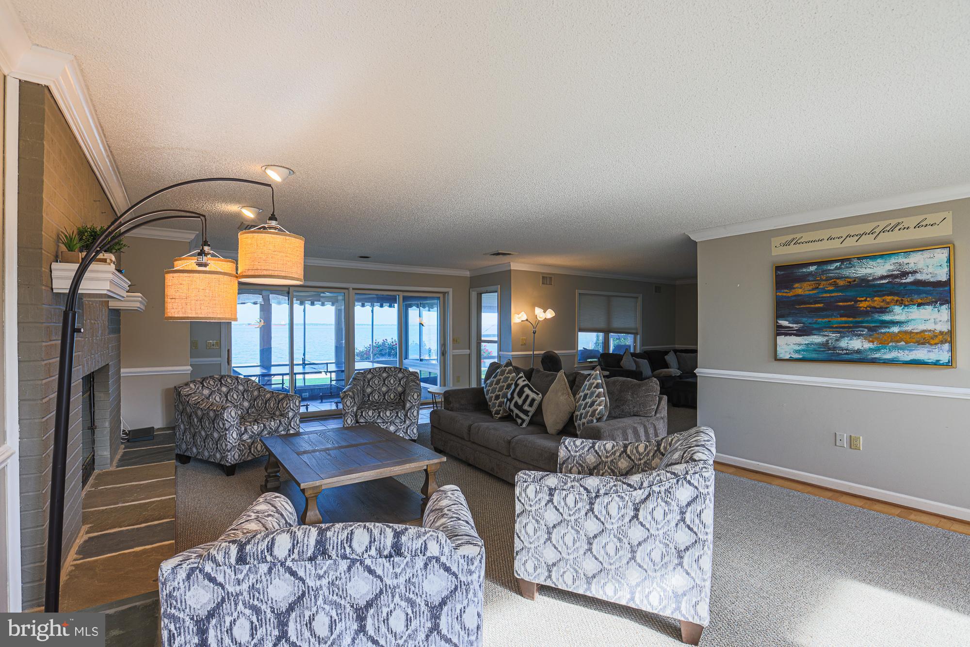 QUEEN ANNE COLONY - Residential