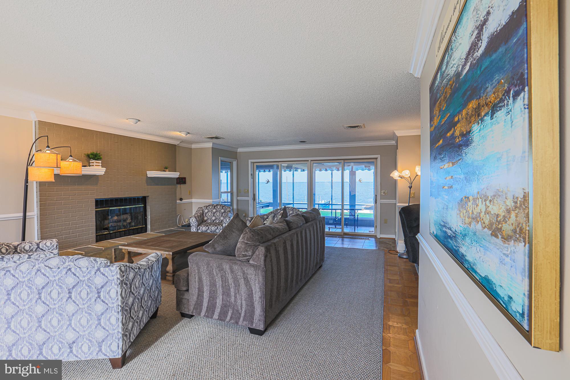 QUEEN ANNE COLONY - Residential