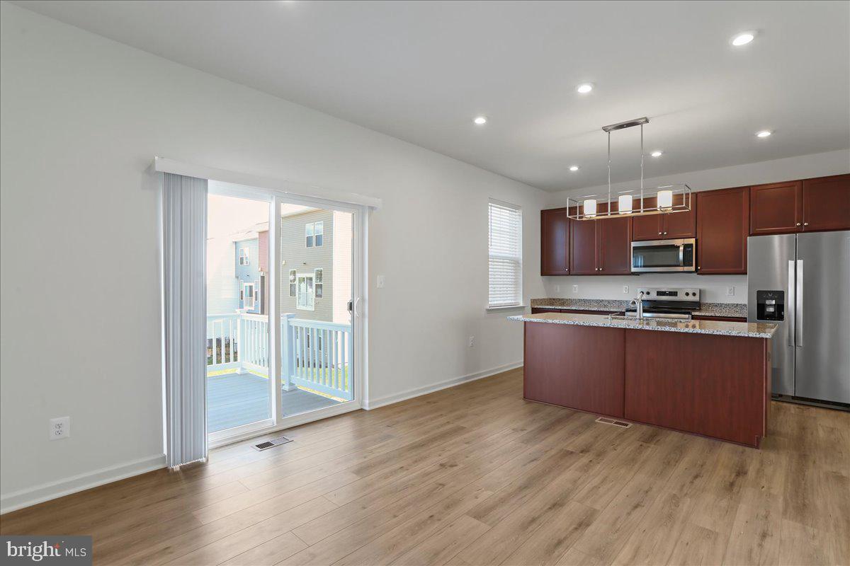 OVERLOOK AT RIVERSIDE TOWNHOMES - Residential