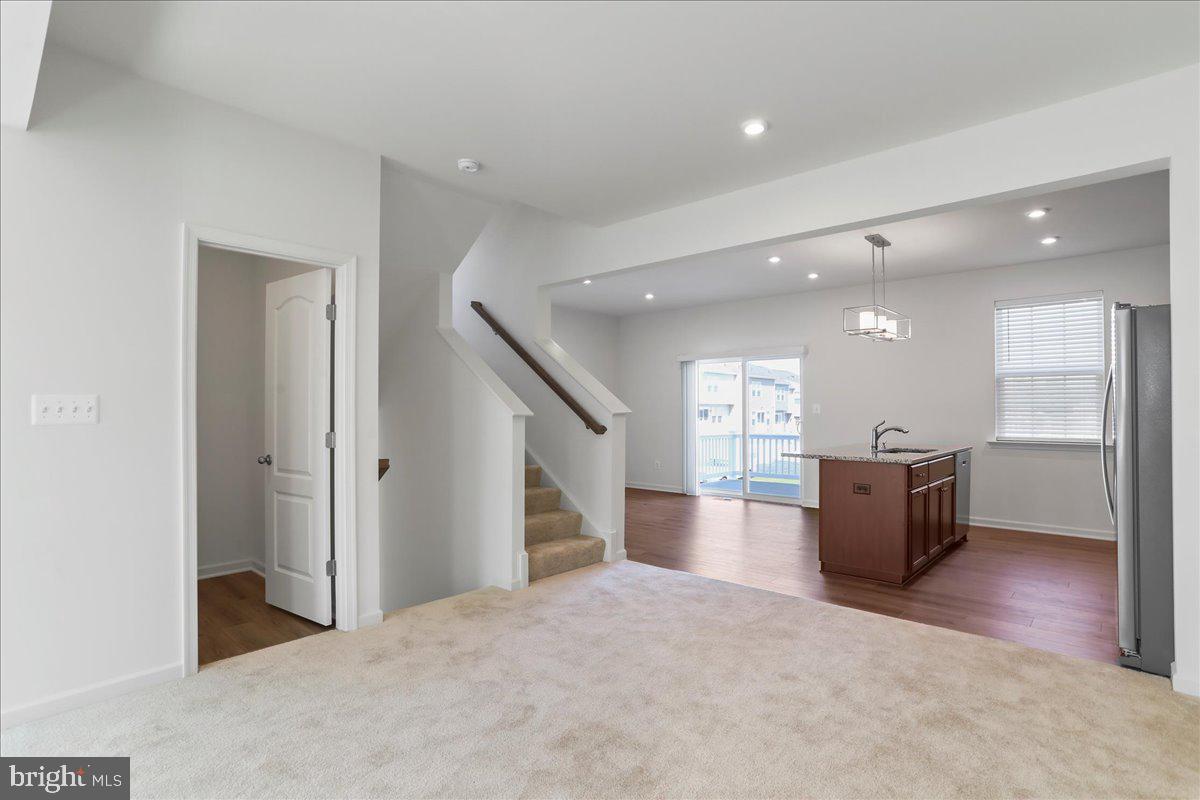 OVERLOOK AT RIVERSIDE TOWNHOMES - Residential