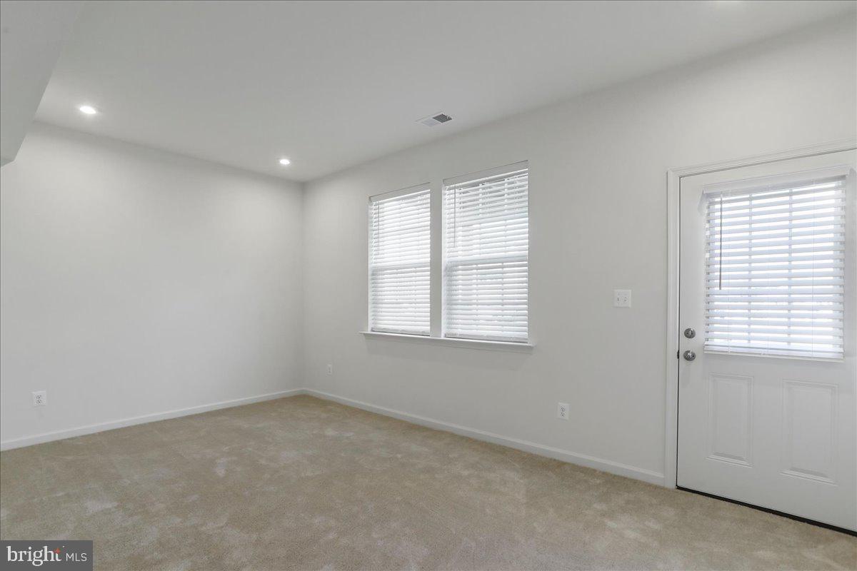 OVERLOOK AT RIVERSIDE TOWNHOMES - Residential