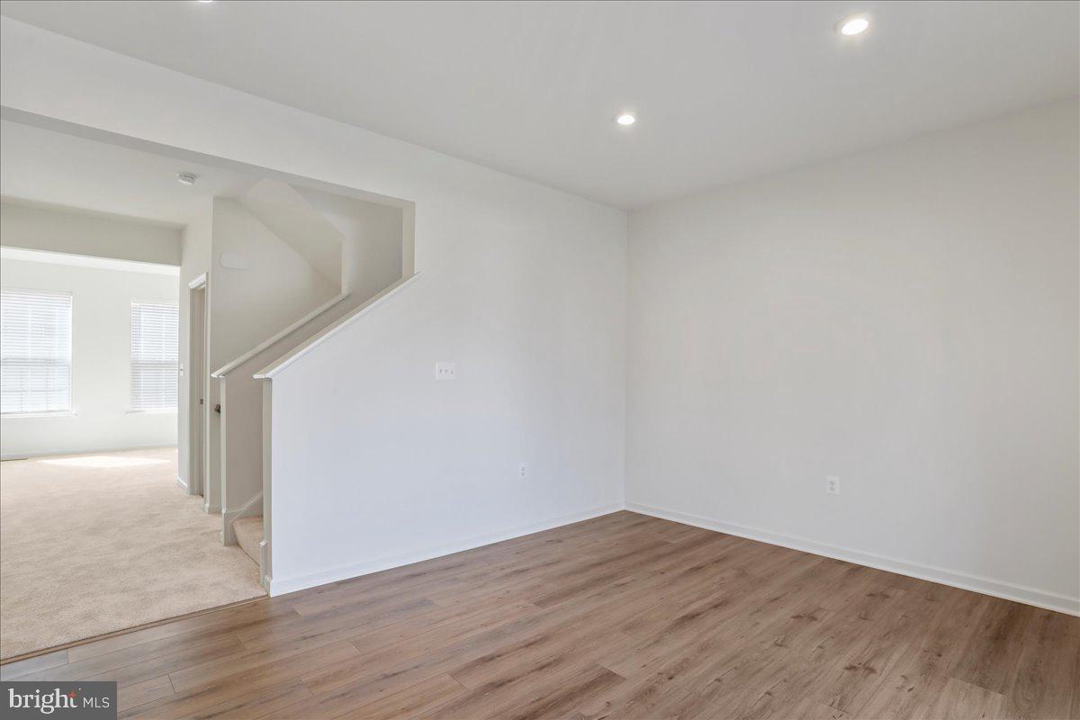 OVERLOOK AT RIVERSIDE TOWNHOMES - Residential