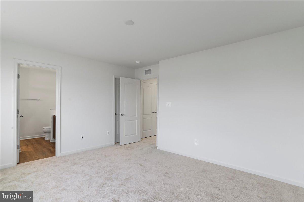 OVERLOOK AT RIVERSIDE TOWNHOMES - Residential