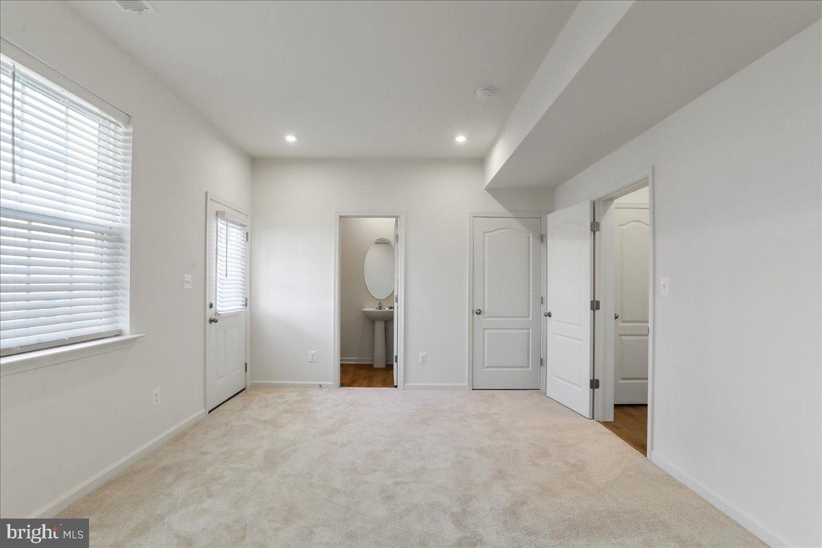 OVERLOOK AT RIVERSIDE TOWNHOMES - Residential