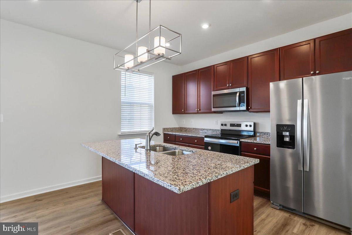 OVERLOOK AT RIVERSIDE TOWNHOMES - Residential