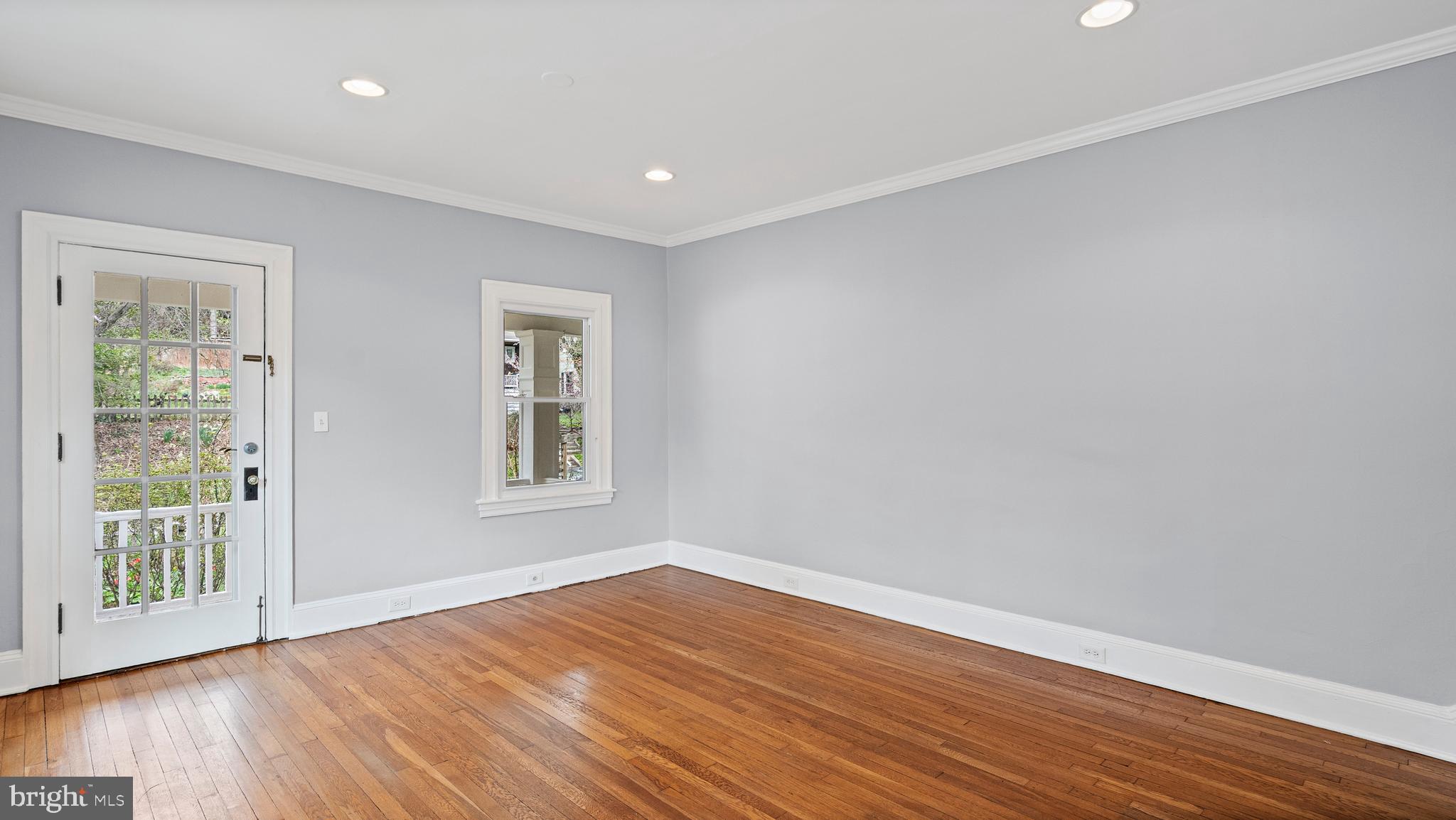 ROLAND PARK - Residential