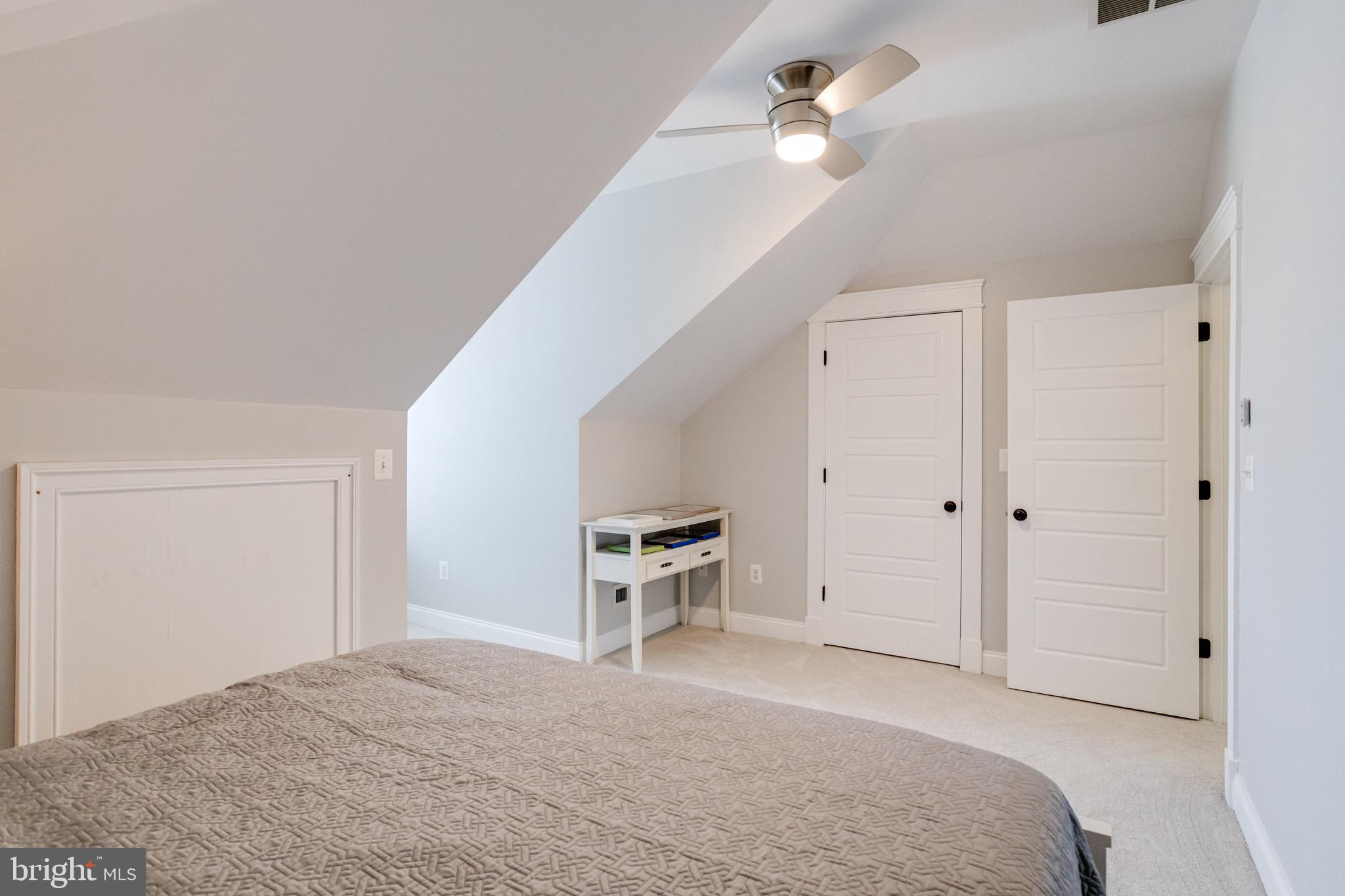ROCKAWAY BEACH - Residential