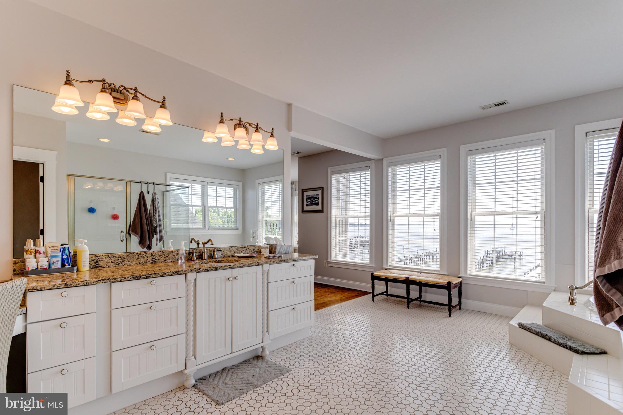 ROCKAWAY BEACH - Residential