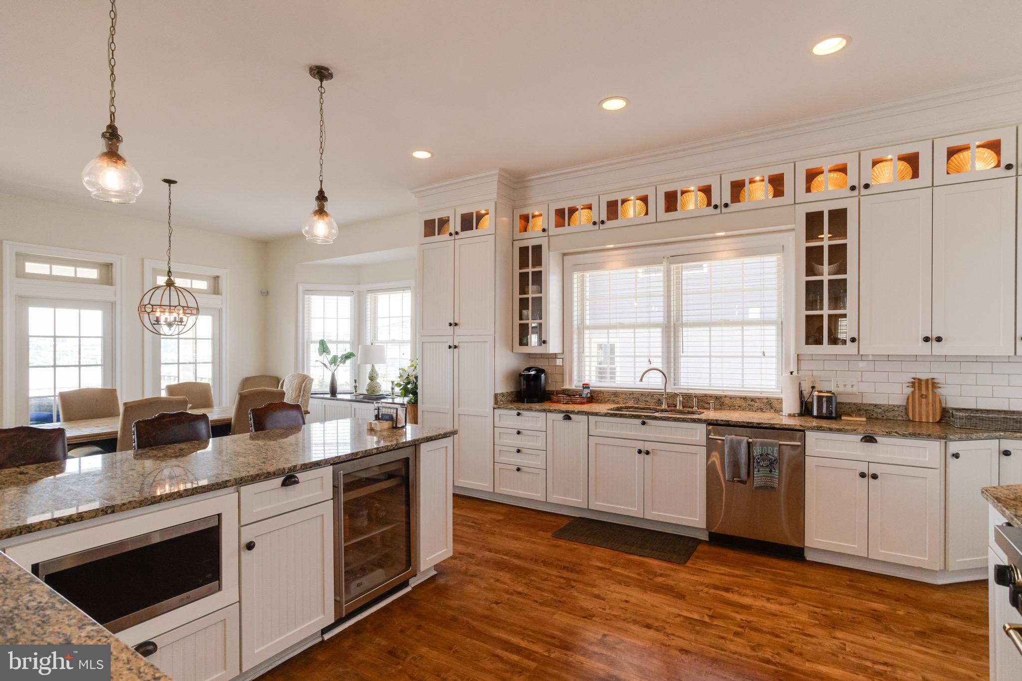 ROCKAWAY BEACH - Residential