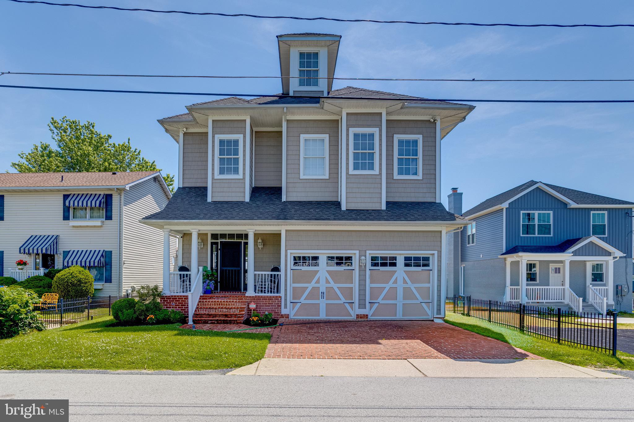 ROCKAWAY BEACH - Residential