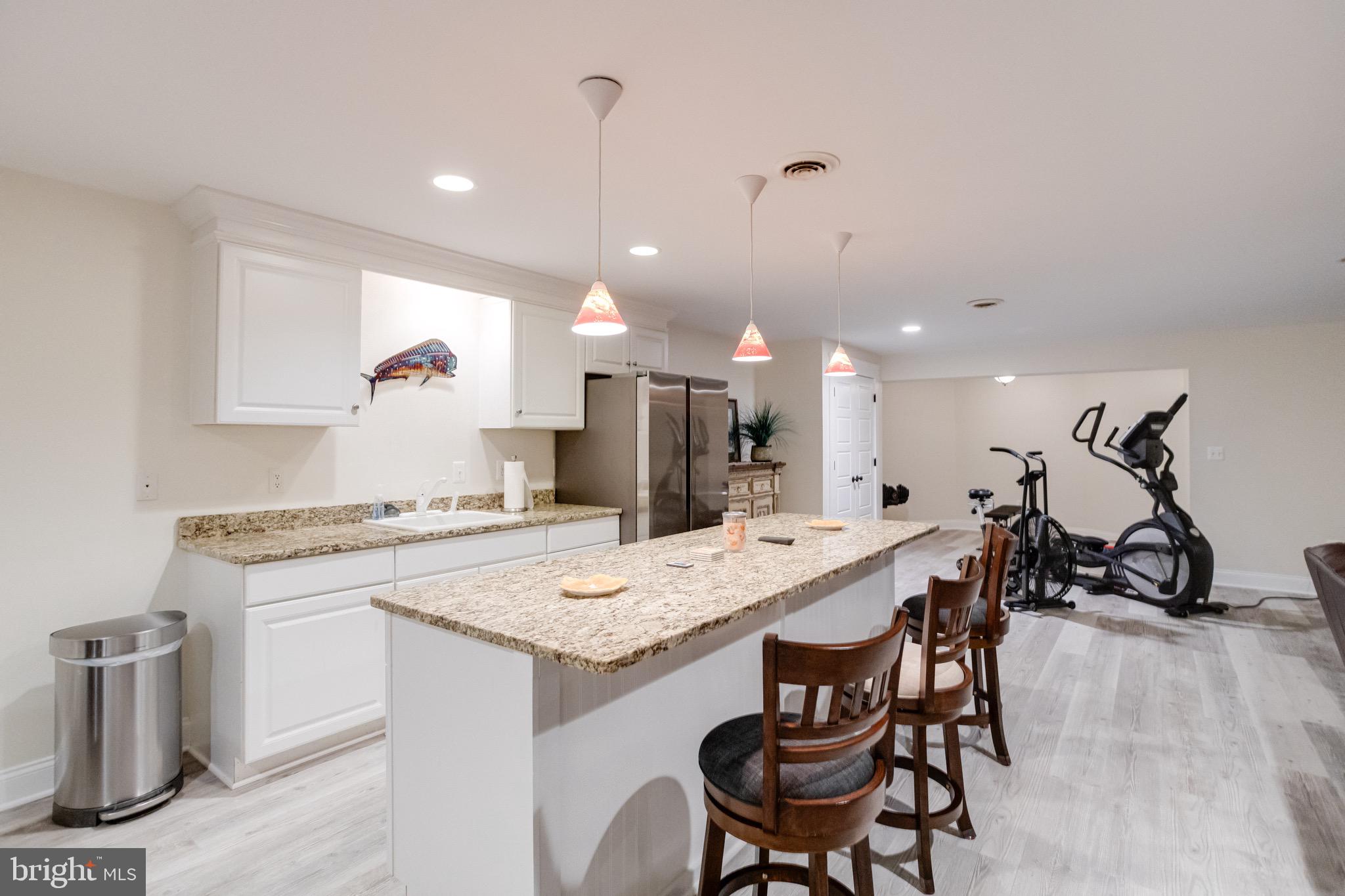 ROCKAWAY BEACH - Residential