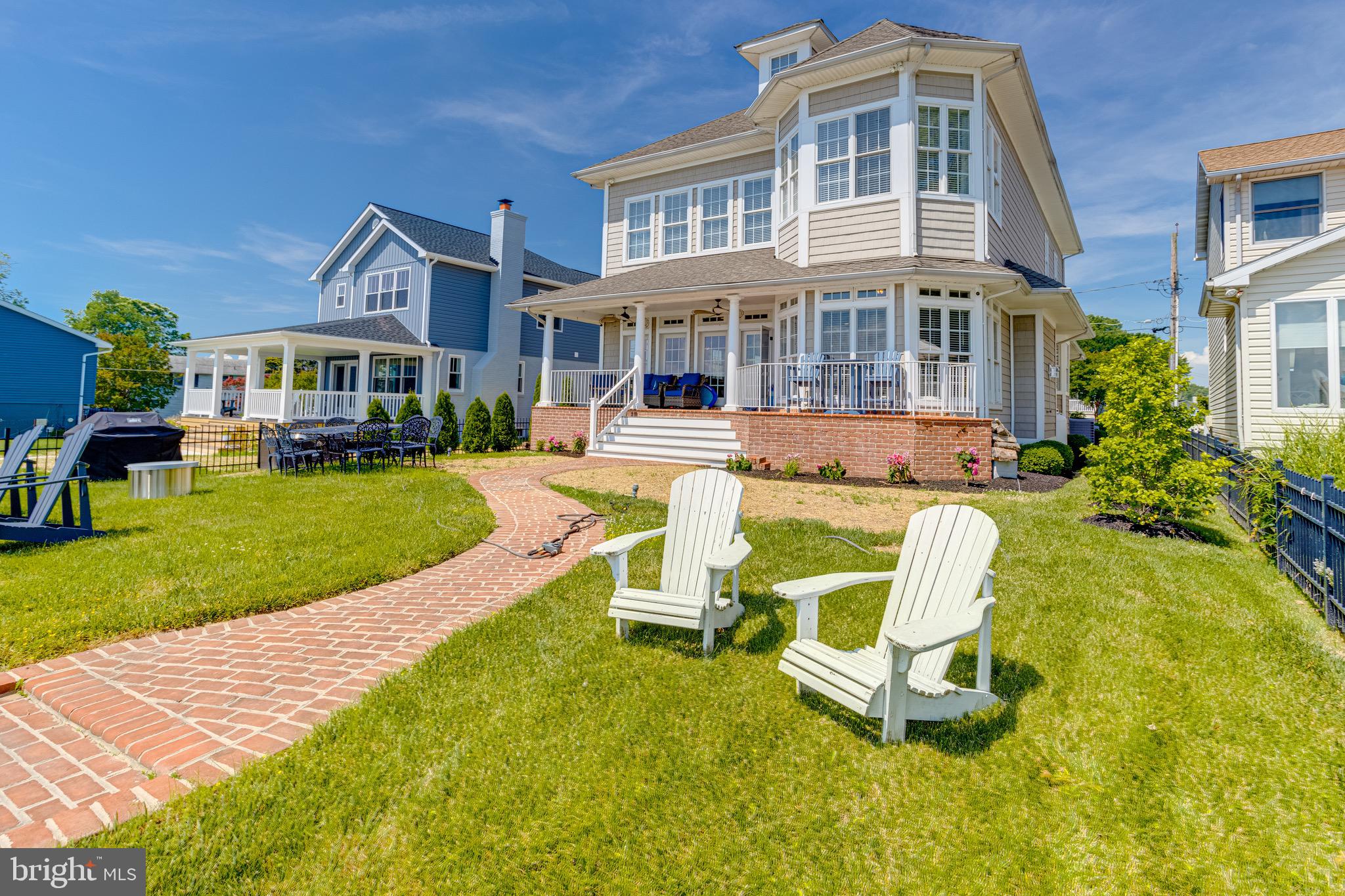ROCKAWAY BEACH - Residential