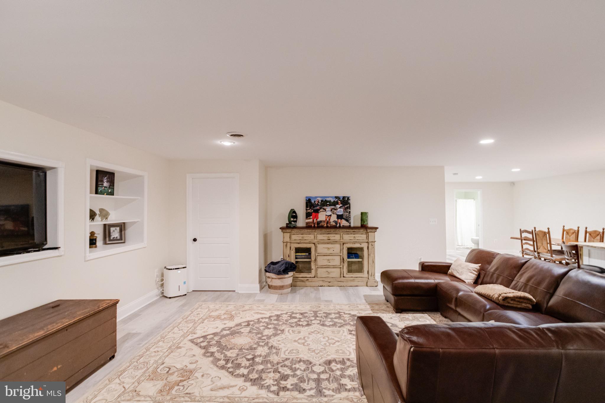 ROCKAWAY BEACH - Residential