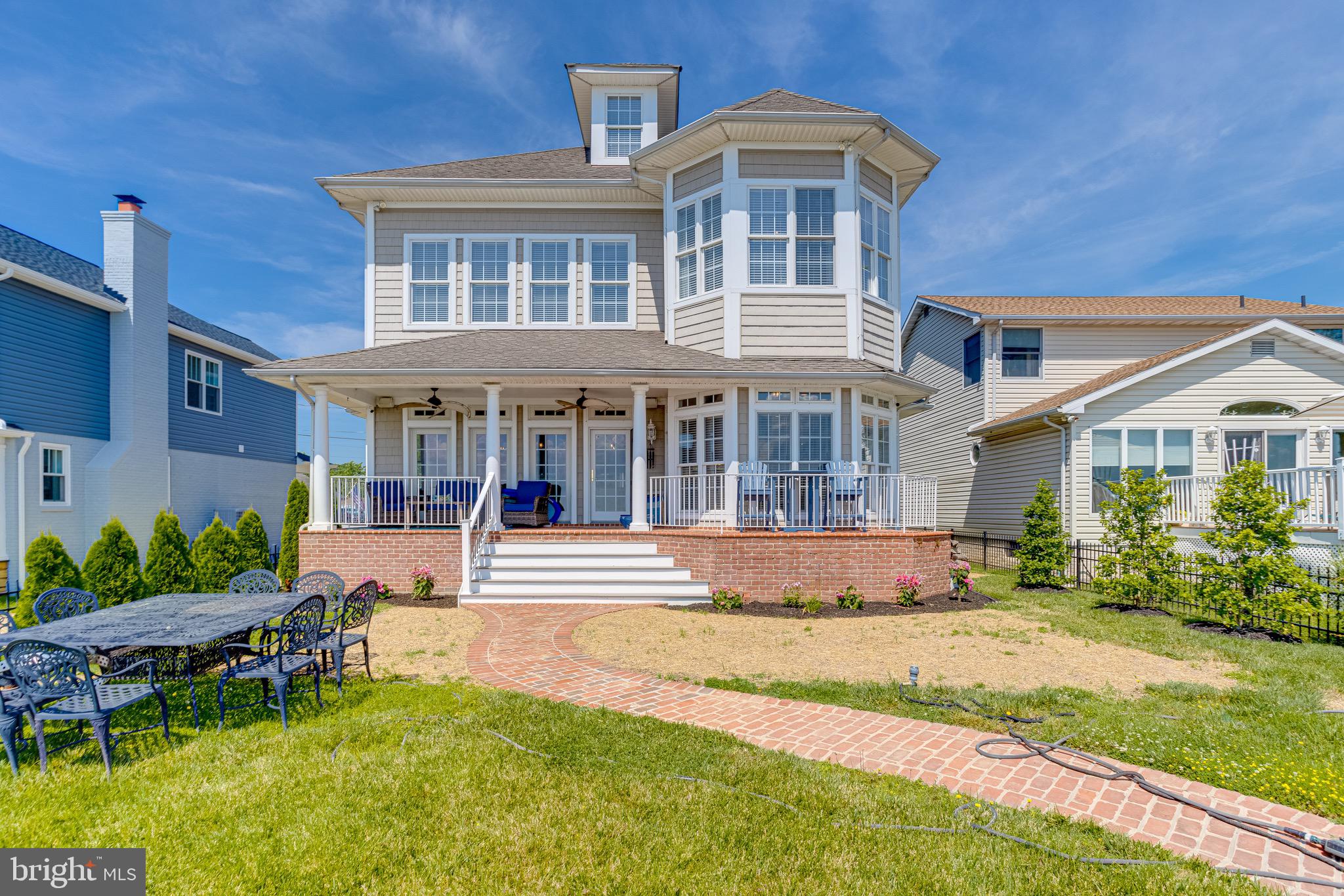 ROCKAWAY BEACH - Residential