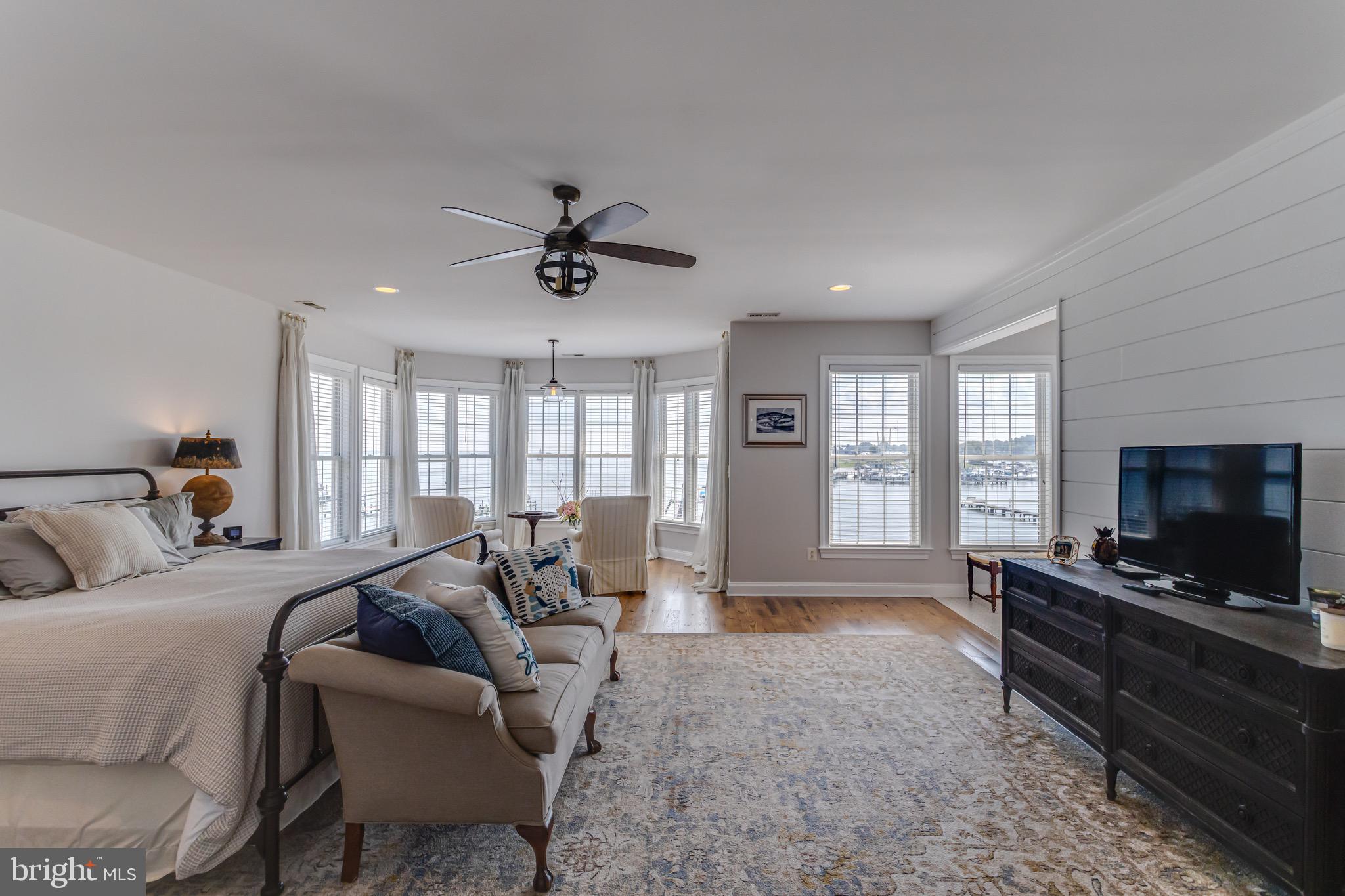 ROCKAWAY BEACH - Residential