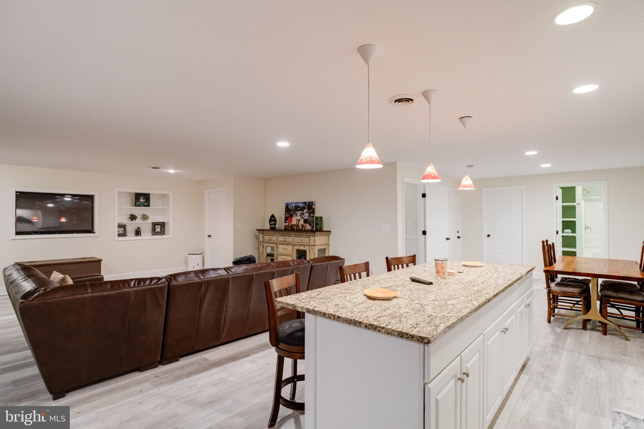 ROCKAWAY BEACH - Residential