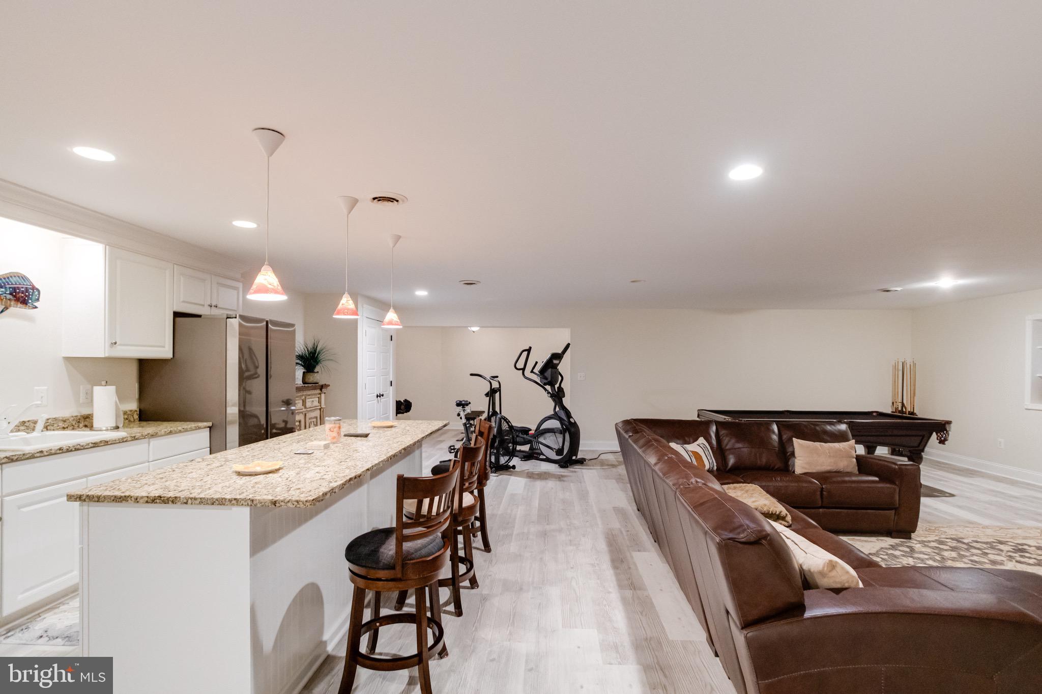 ROCKAWAY BEACH - Residential