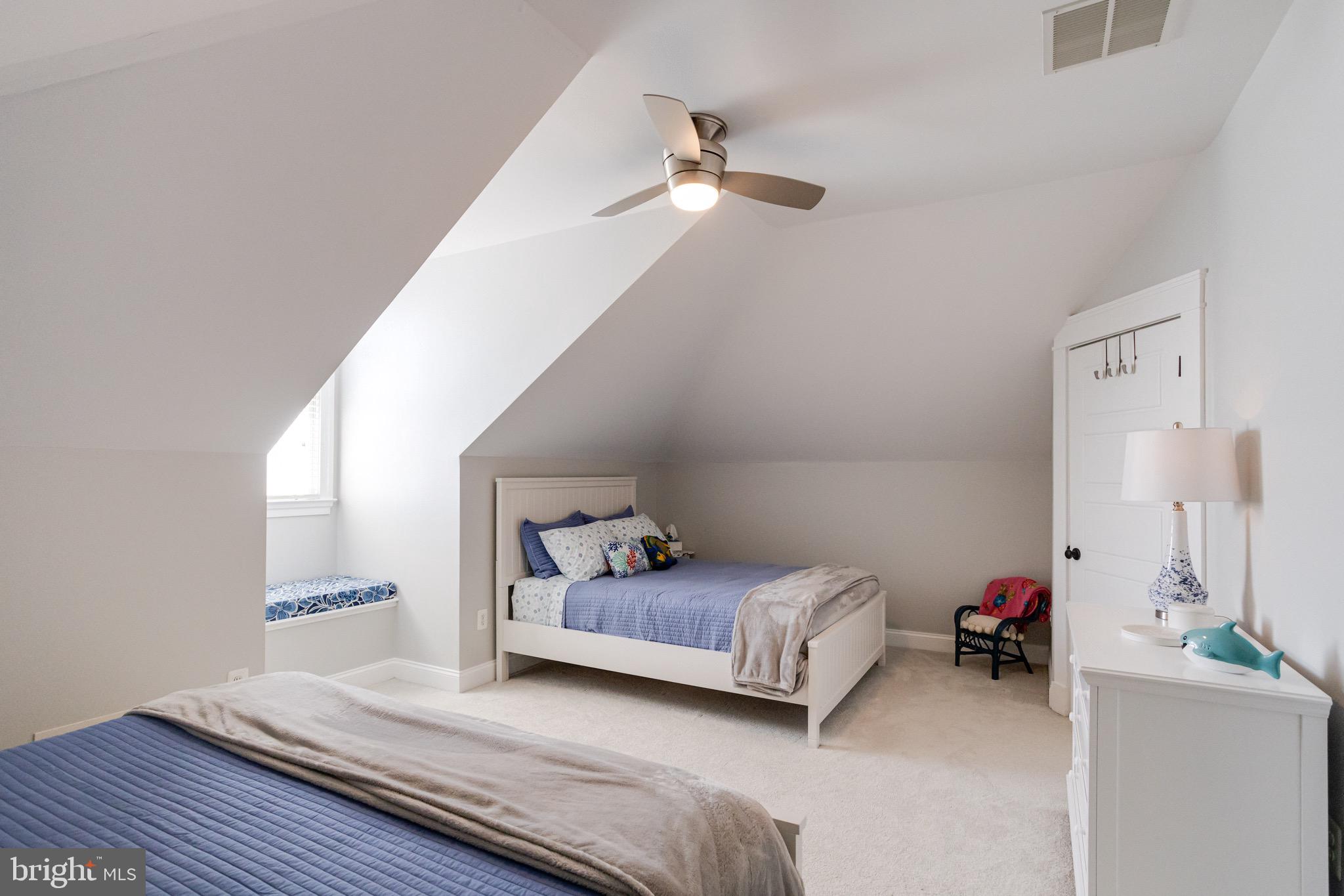 ROCKAWAY BEACH - Residential