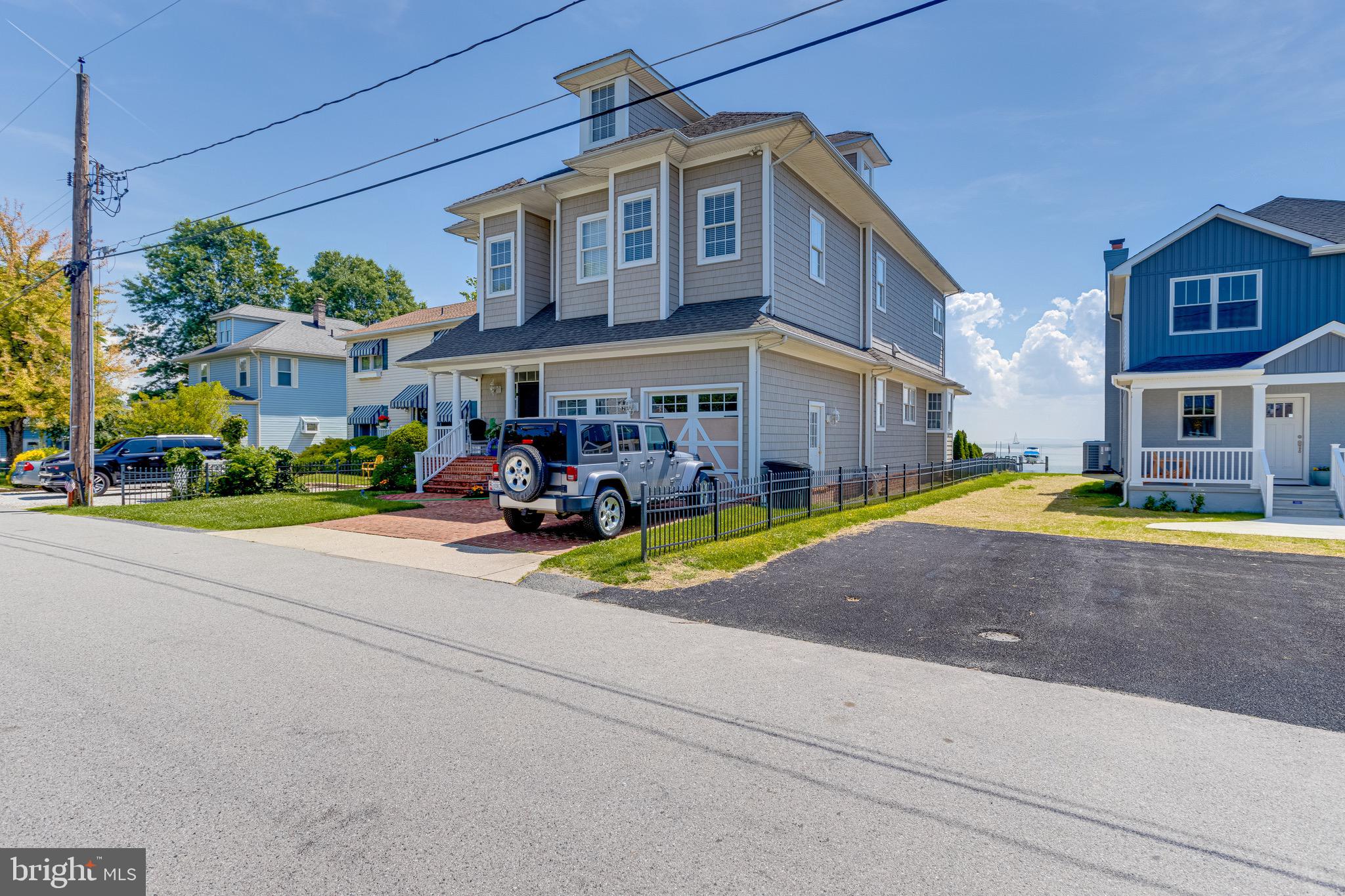 ROCKAWAY BEACH - Residential