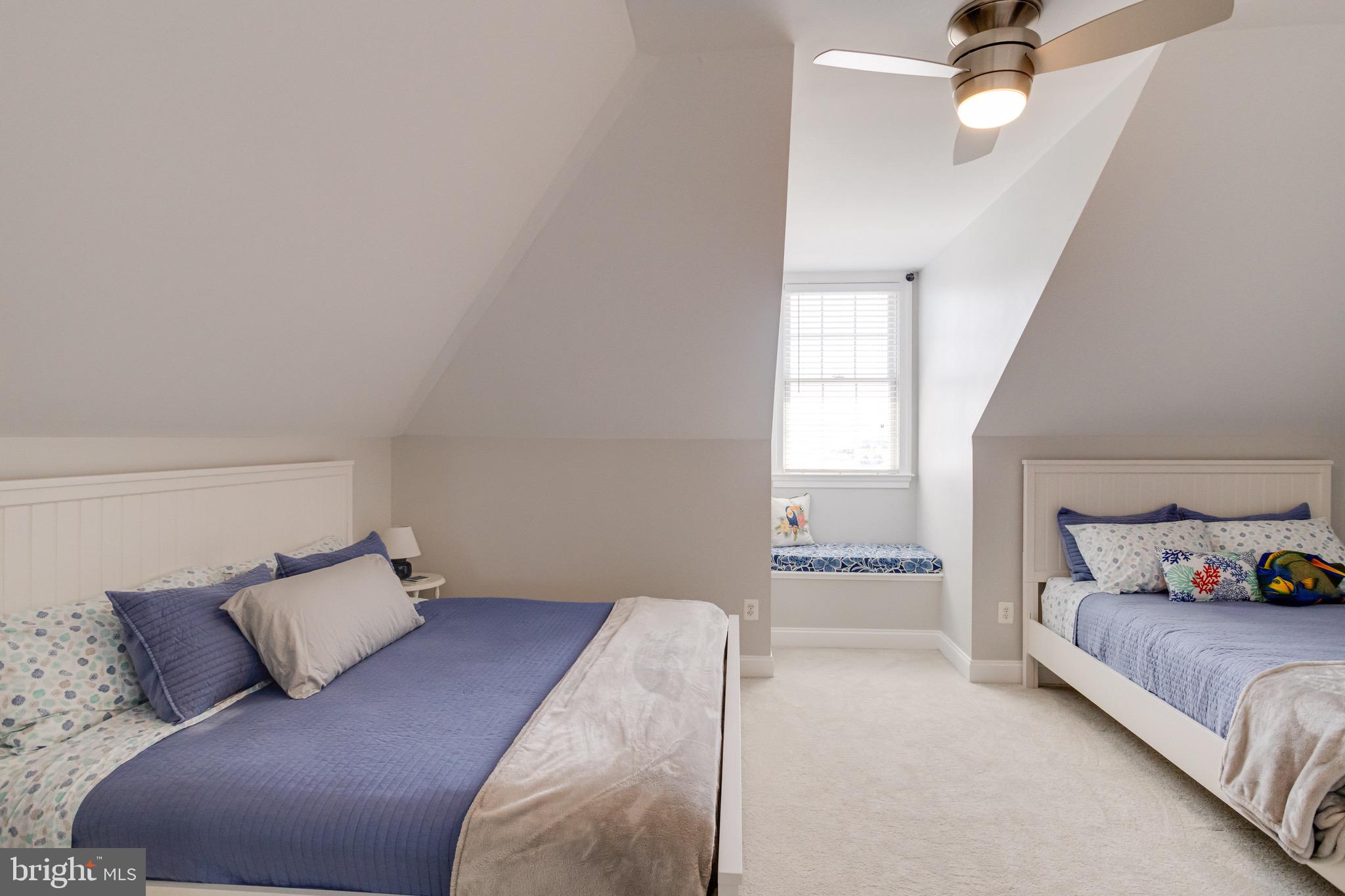 ROCKAWAY BEACH - Residential