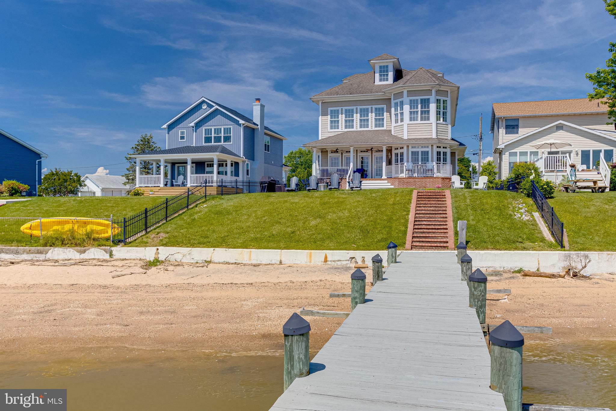 ROCKAWAY BEACH - Residential