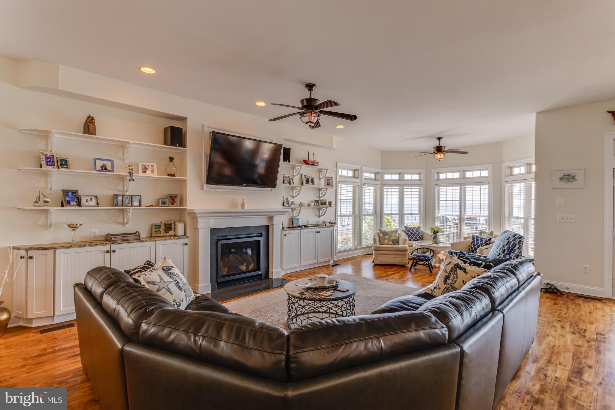 ROCKAWAY BEACH - Residential