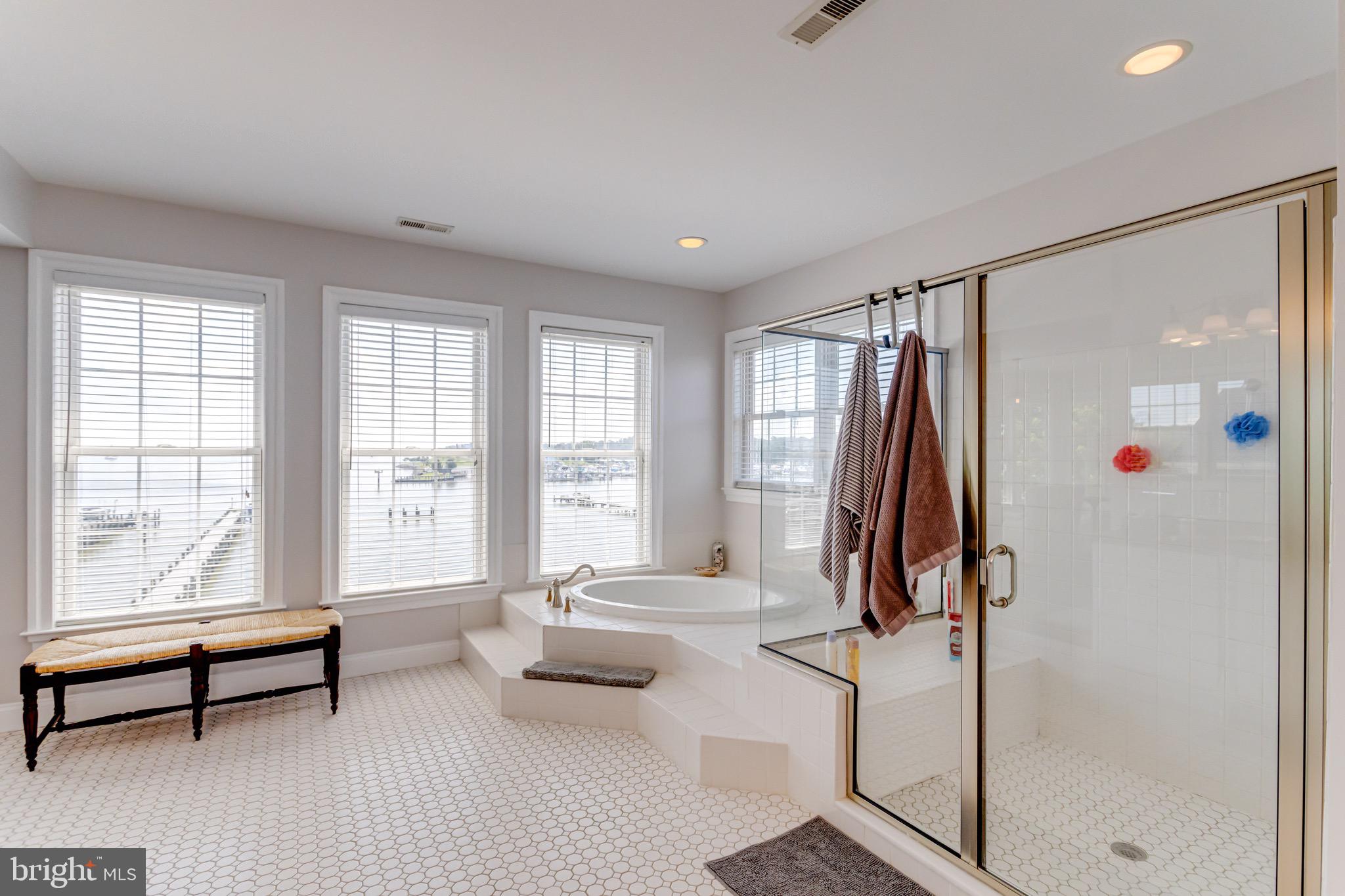 ROCKAWAY BEACH - Residential