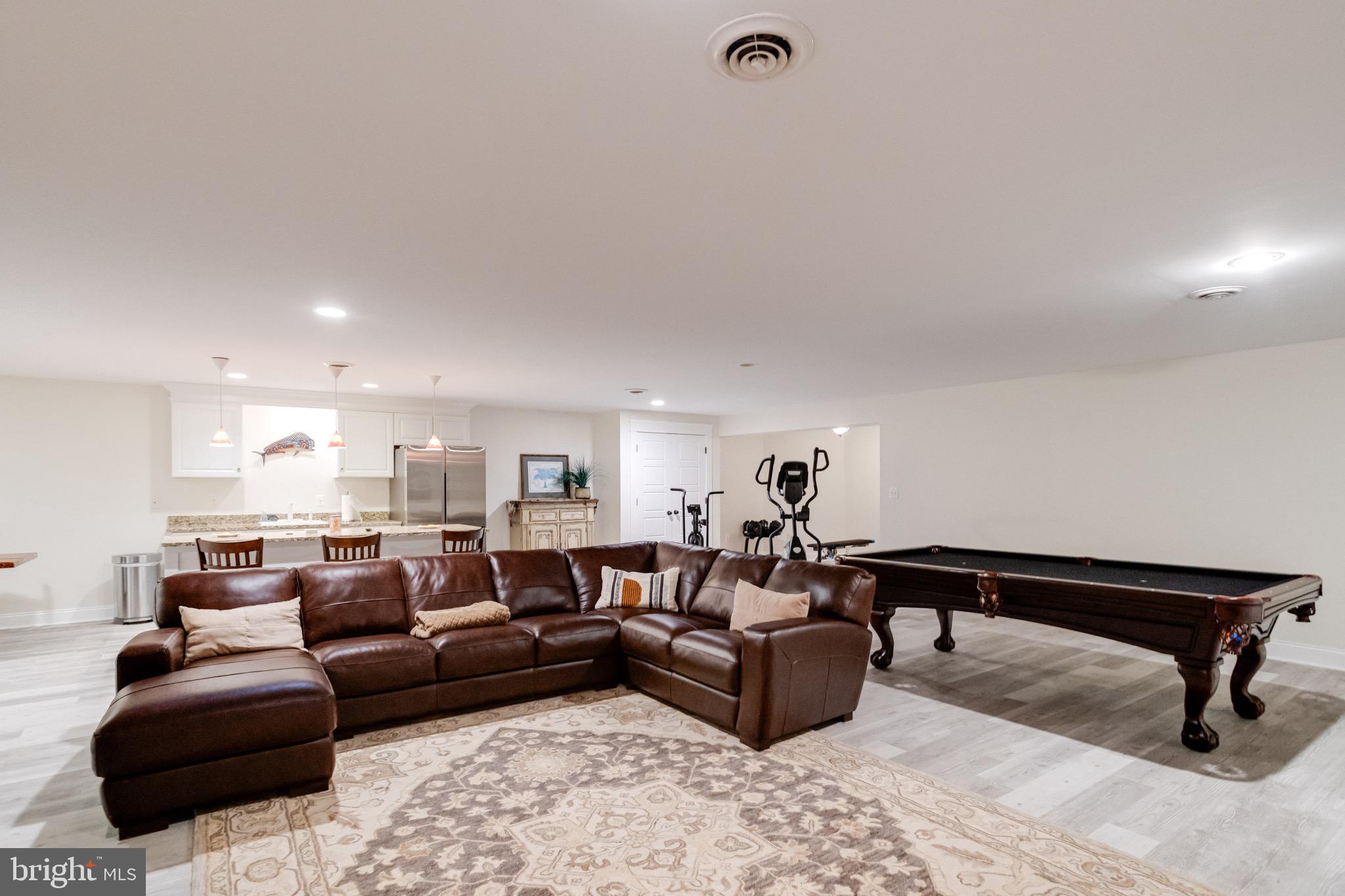 ROCKAWAY BEACH - Residential