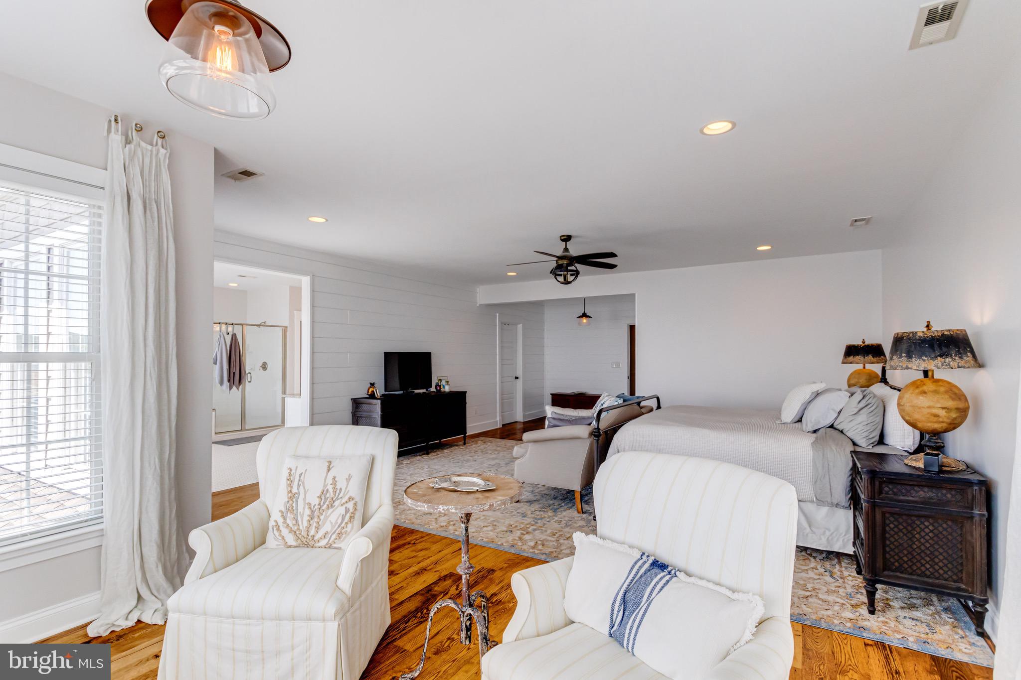 ROCKAWAY BEACH - Residential