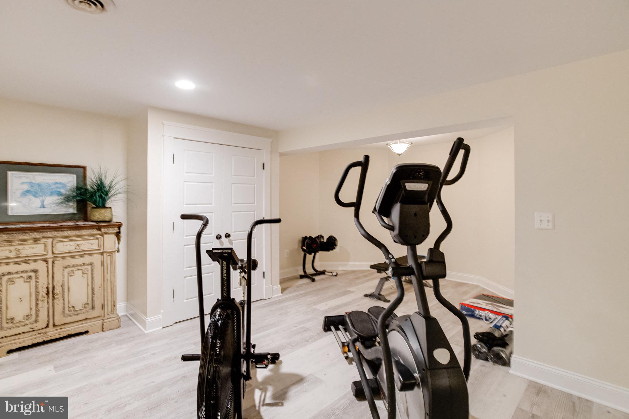 ROCKAWAY BEACH - Residential