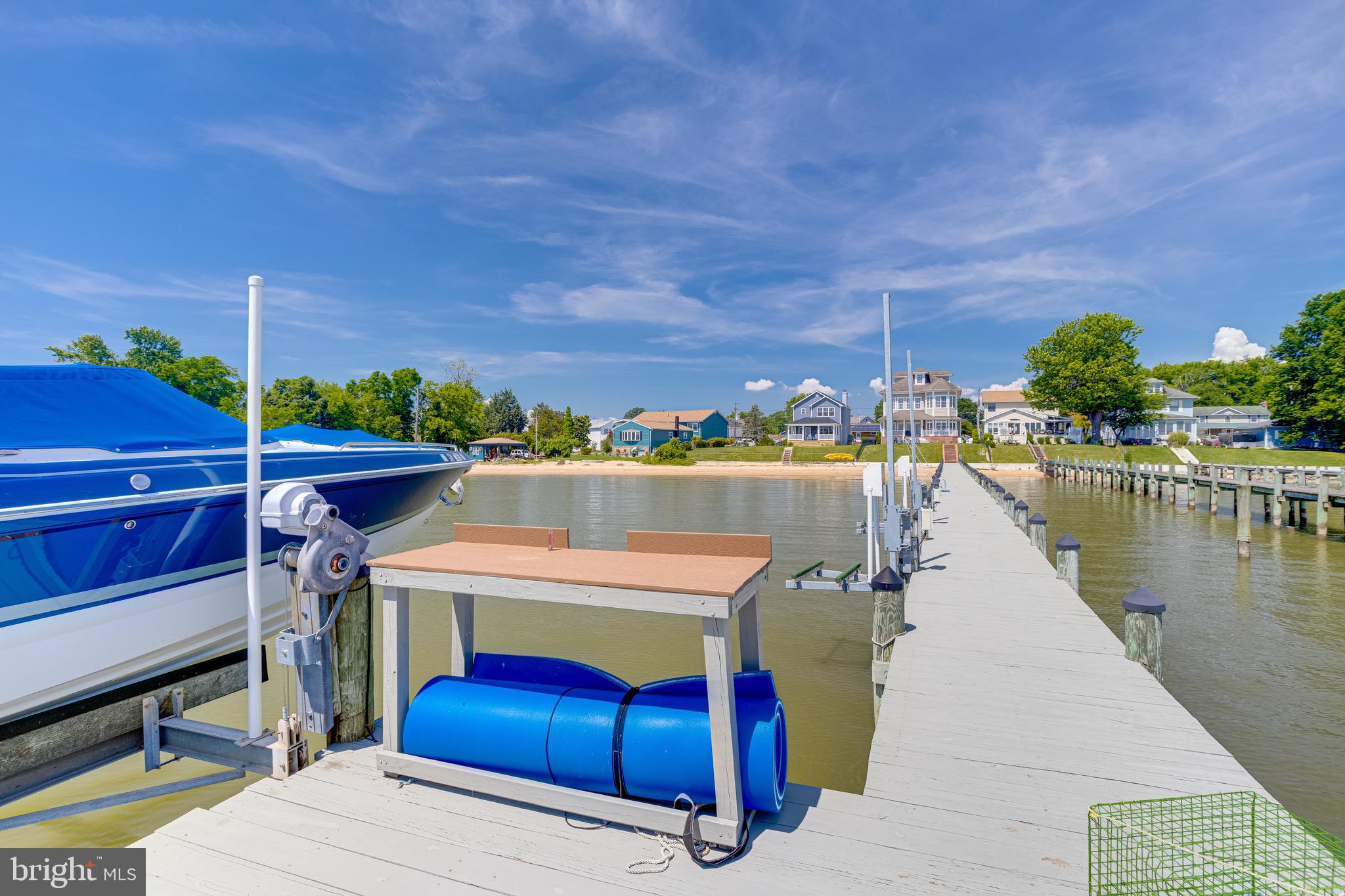 ROCKAWAY BEACH - Residential