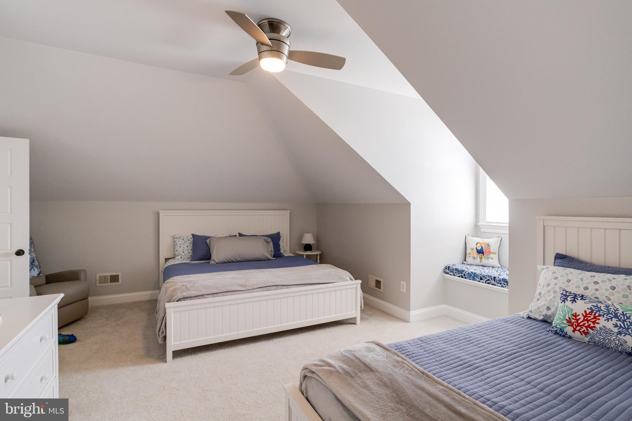 ROCKAWAY BEACH - Residential
