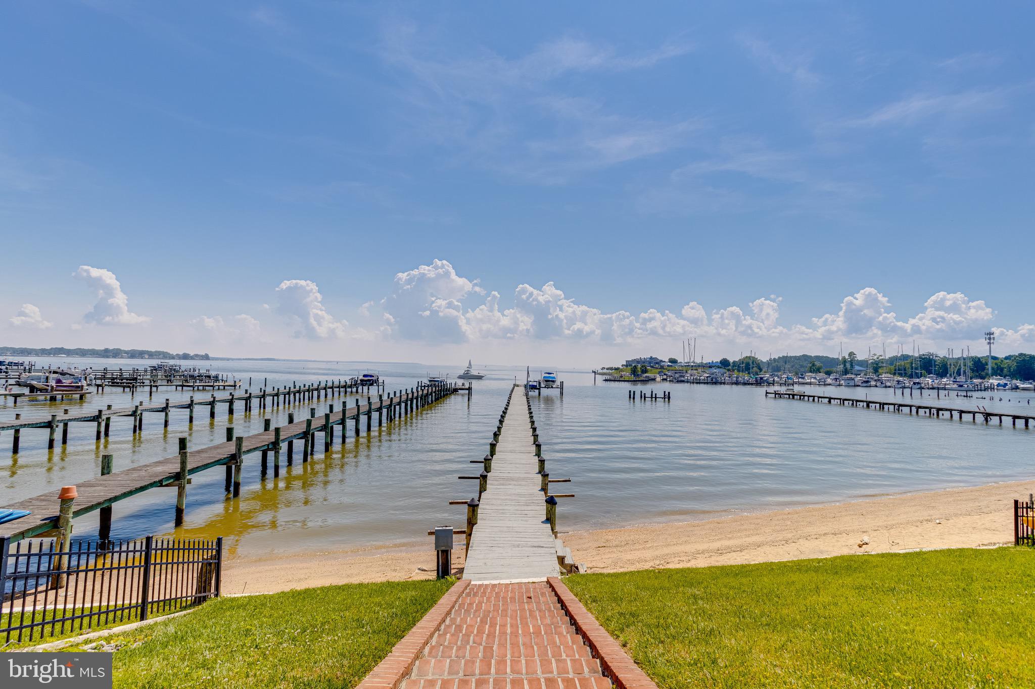 ROCKAWAY BEACH - Residential