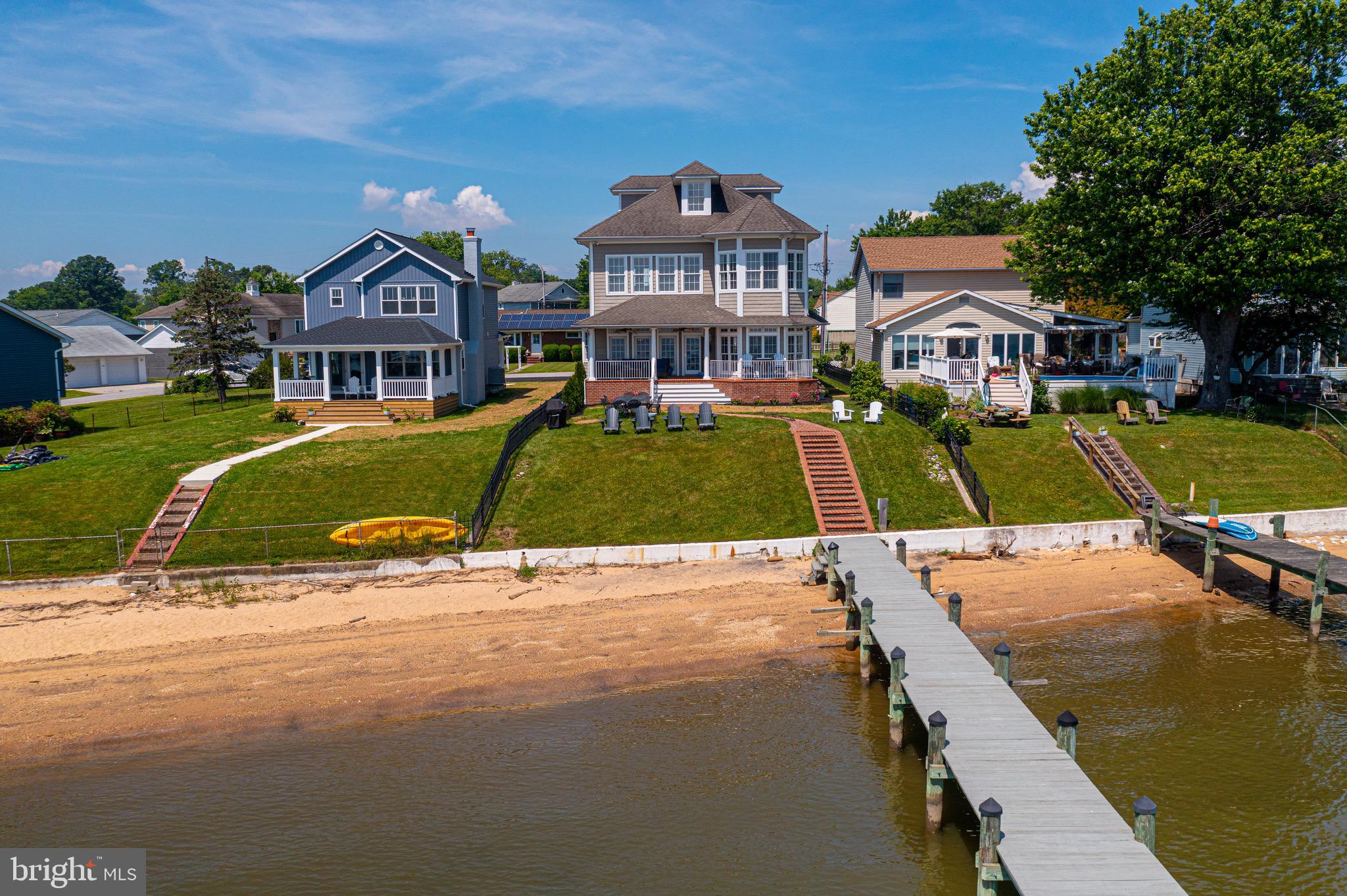 ROCKAWAY BEACH - Residential