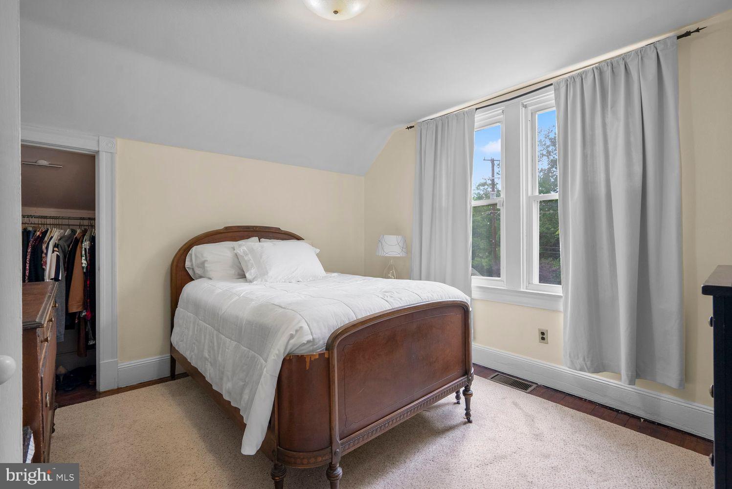 RIVERDALE PARK - Residential