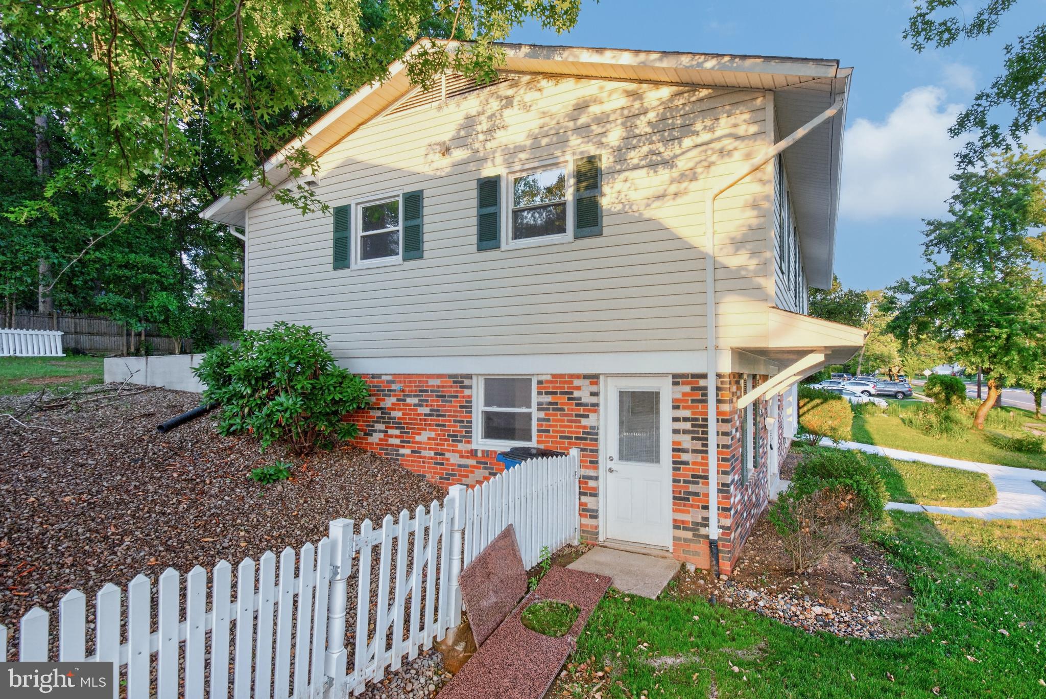 BEL PRE WOODS - Residential