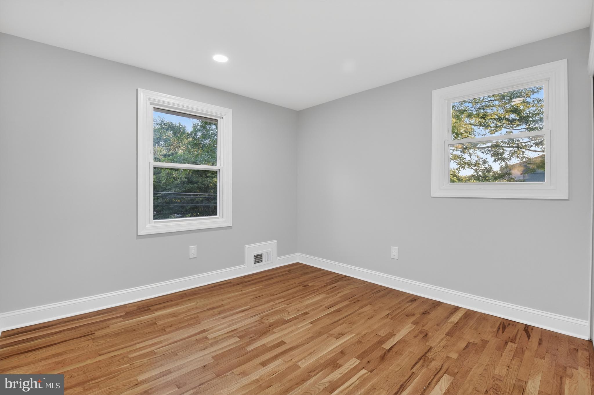 BEL PRE WOODS - Residential