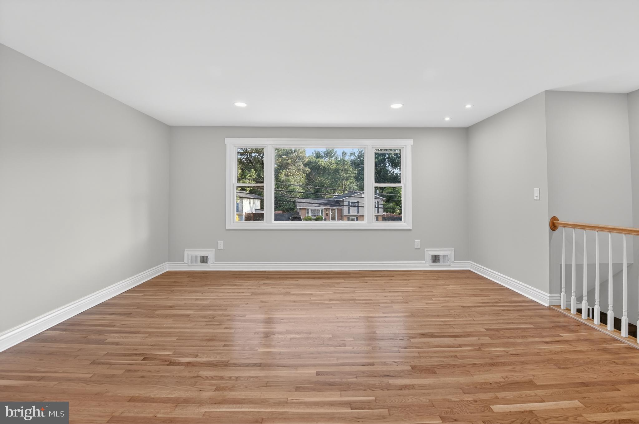 BEL PRE WOODS - Residential