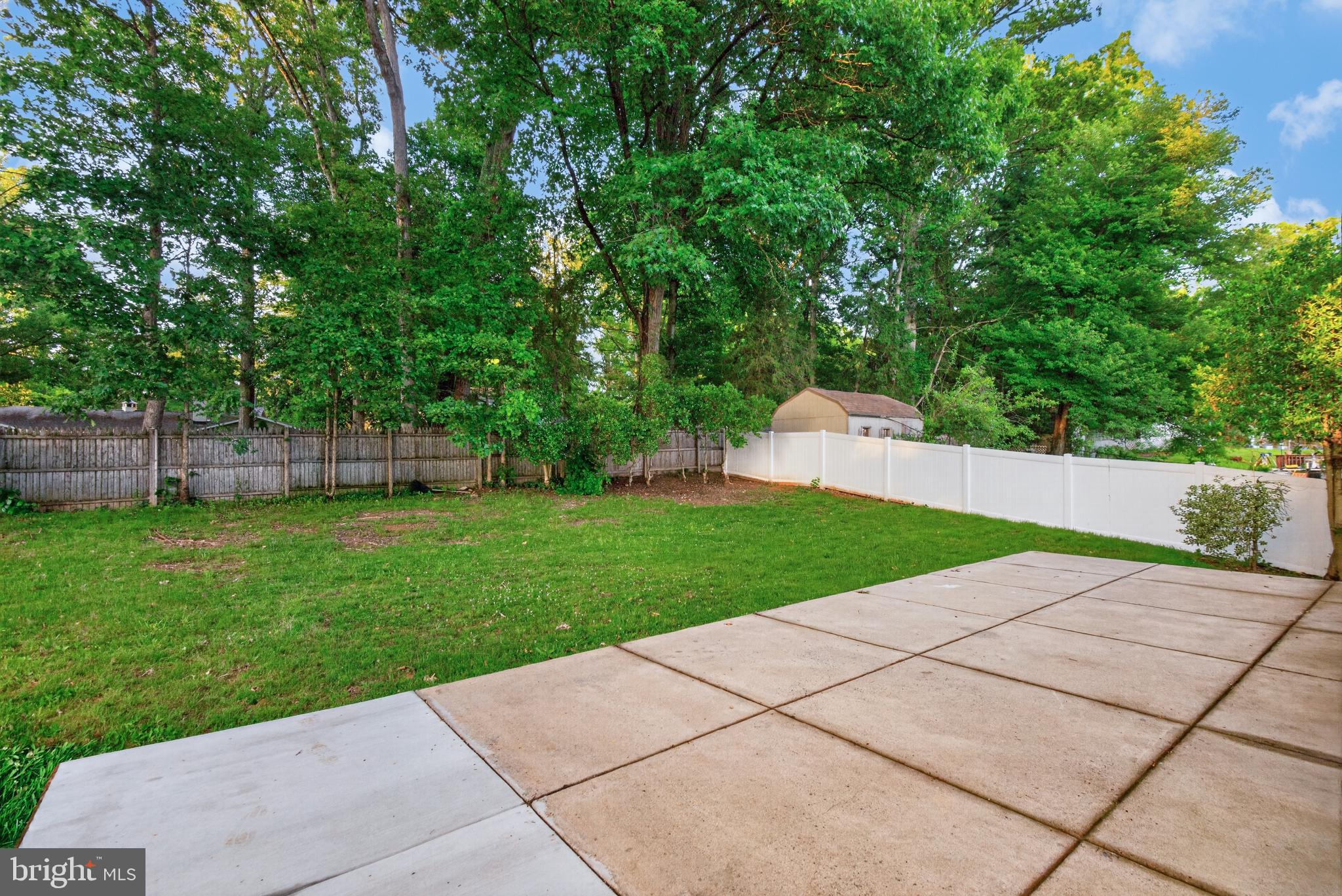 BEL PRE WOODS - Residential