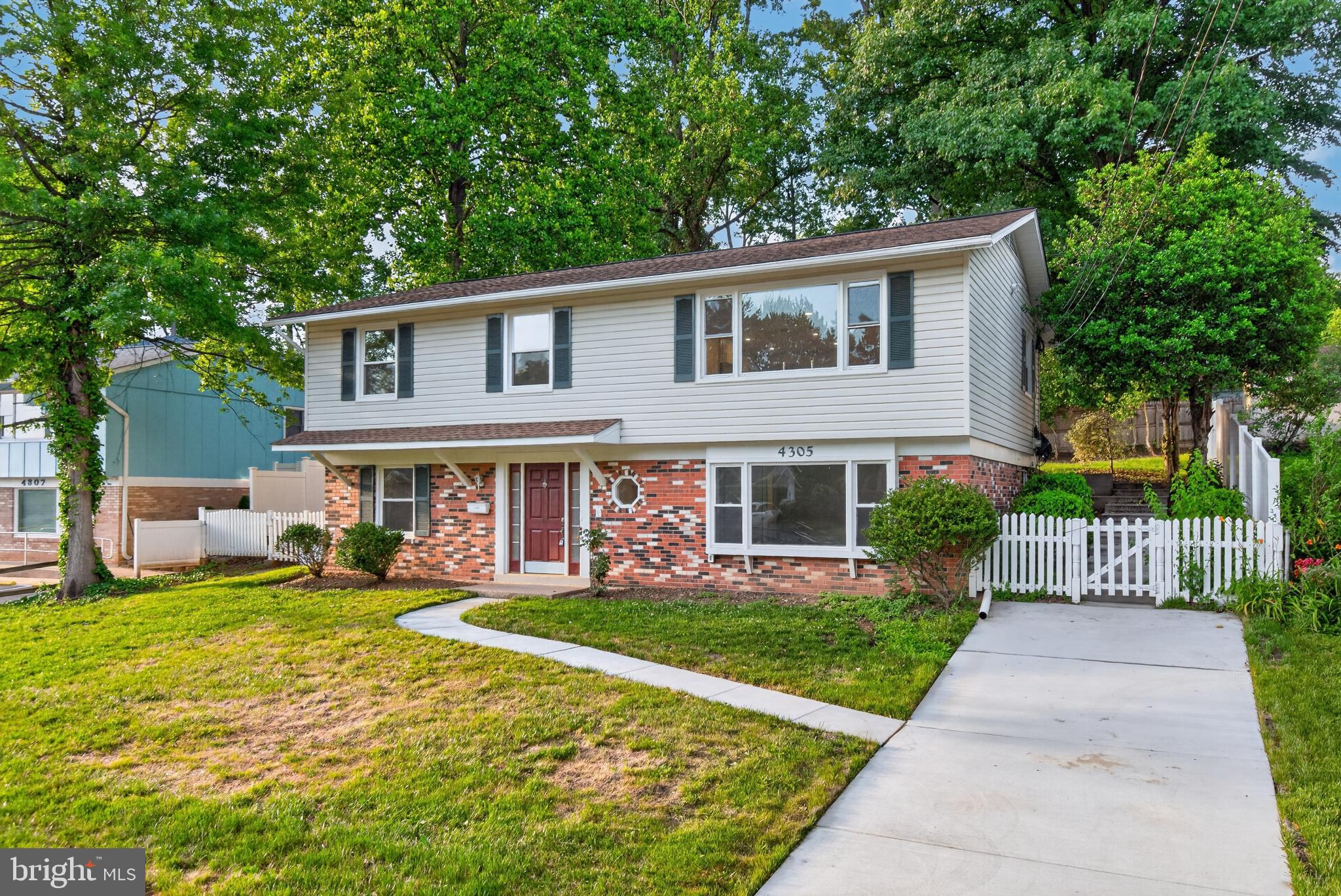 BEL PRE WOODS - Residential