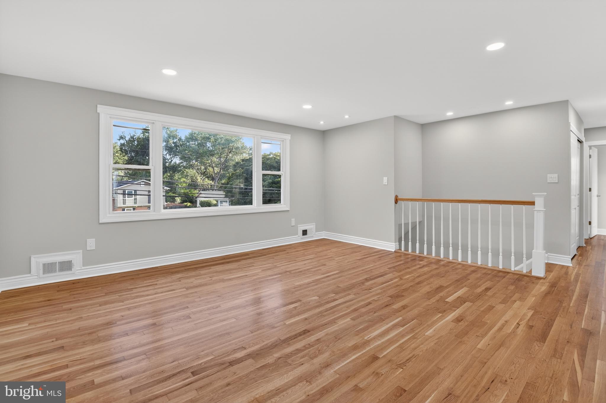 BEL PRE WOODS - Residential
