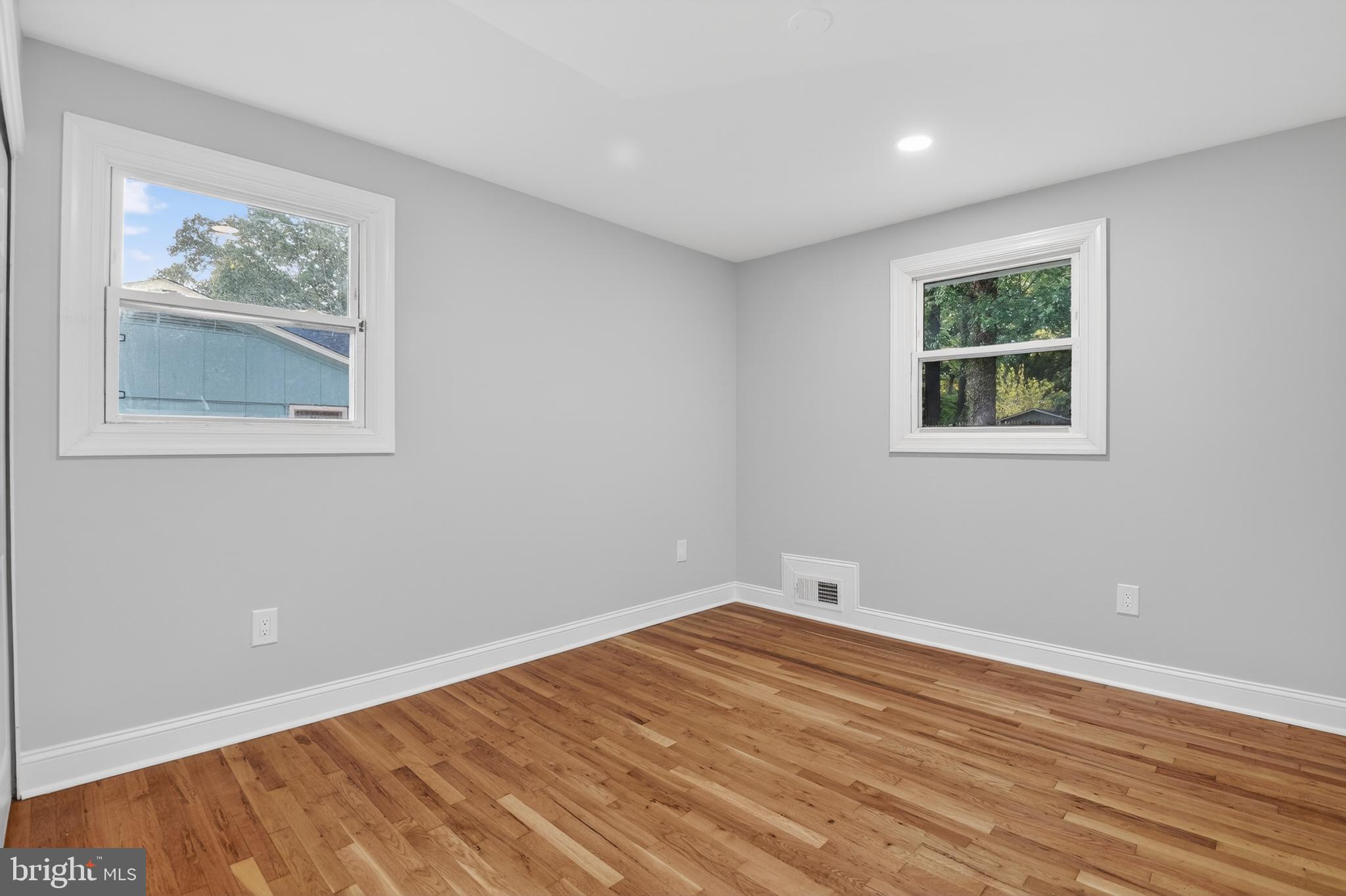 BEL PRE WOODS - Residential