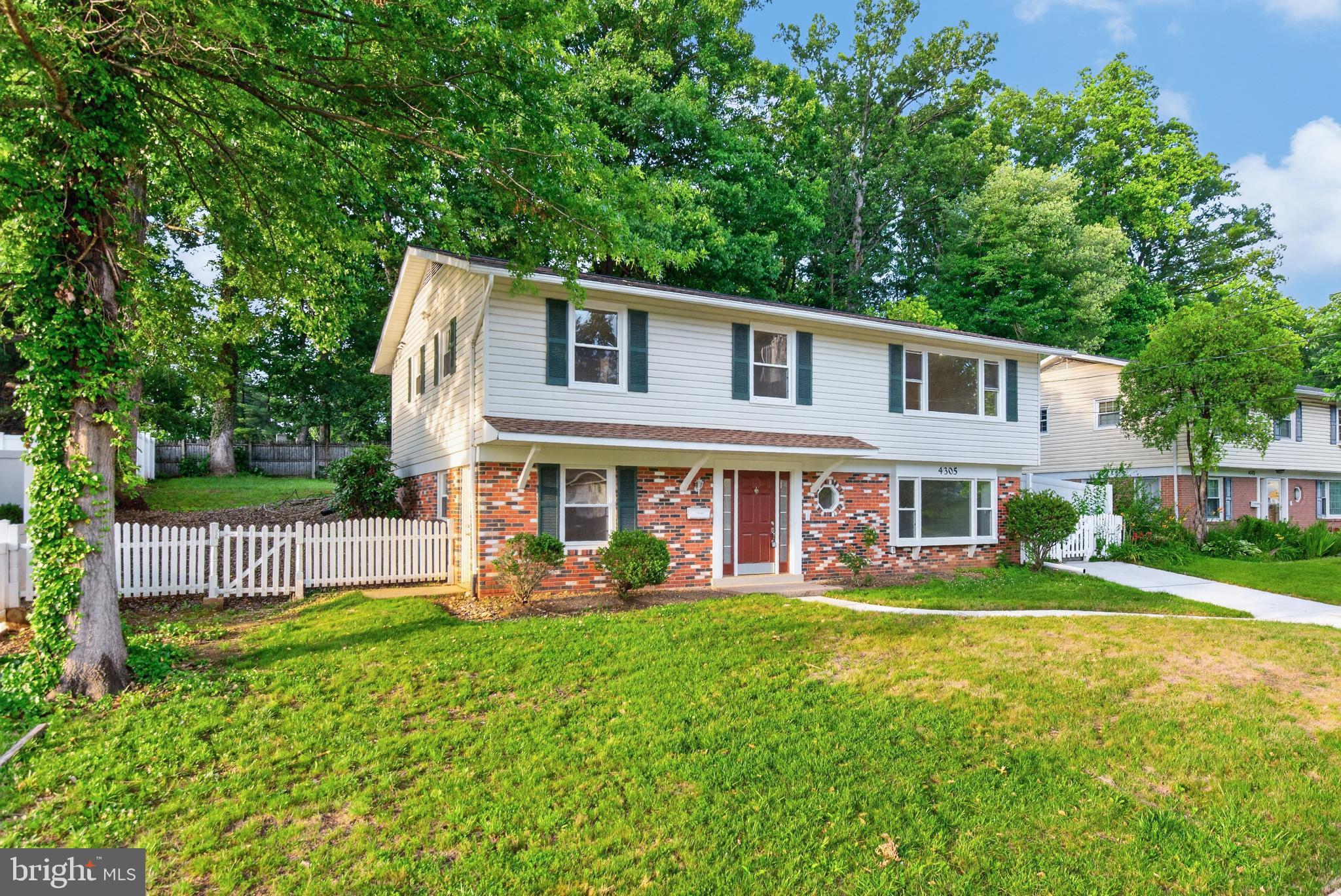 BEL PRE WOODS - Residential